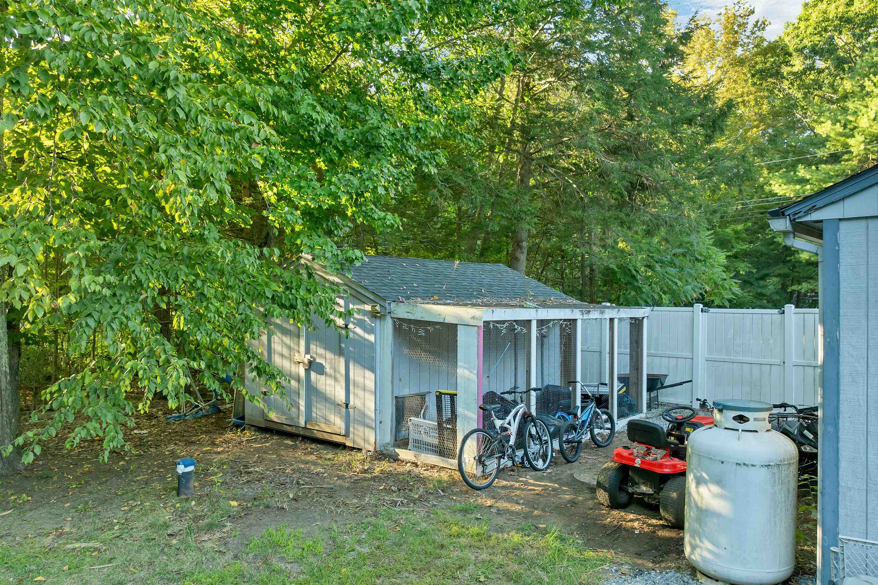 26 Brian Street Property Photo 40