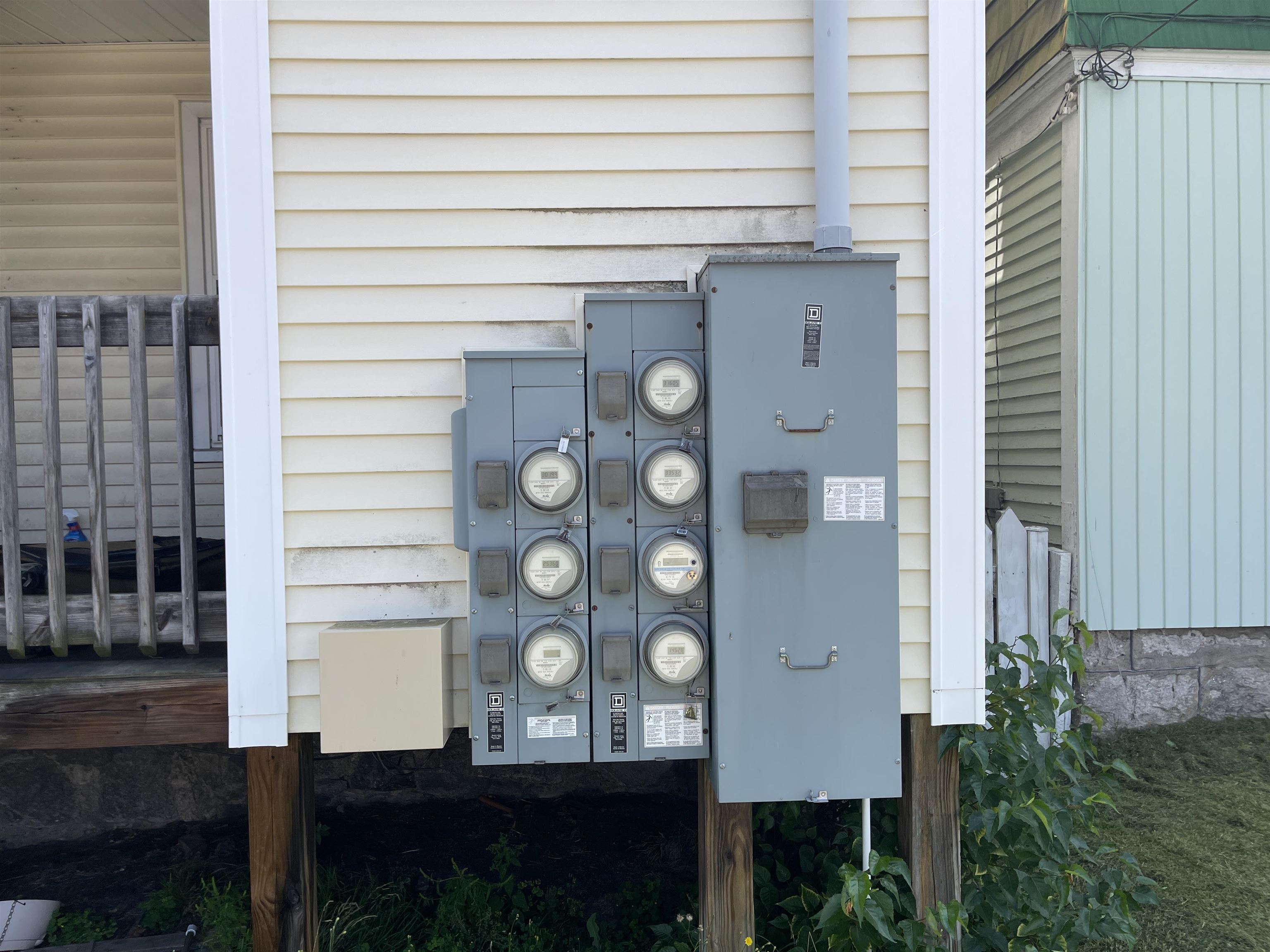 100 Pine Street Property Photo 4