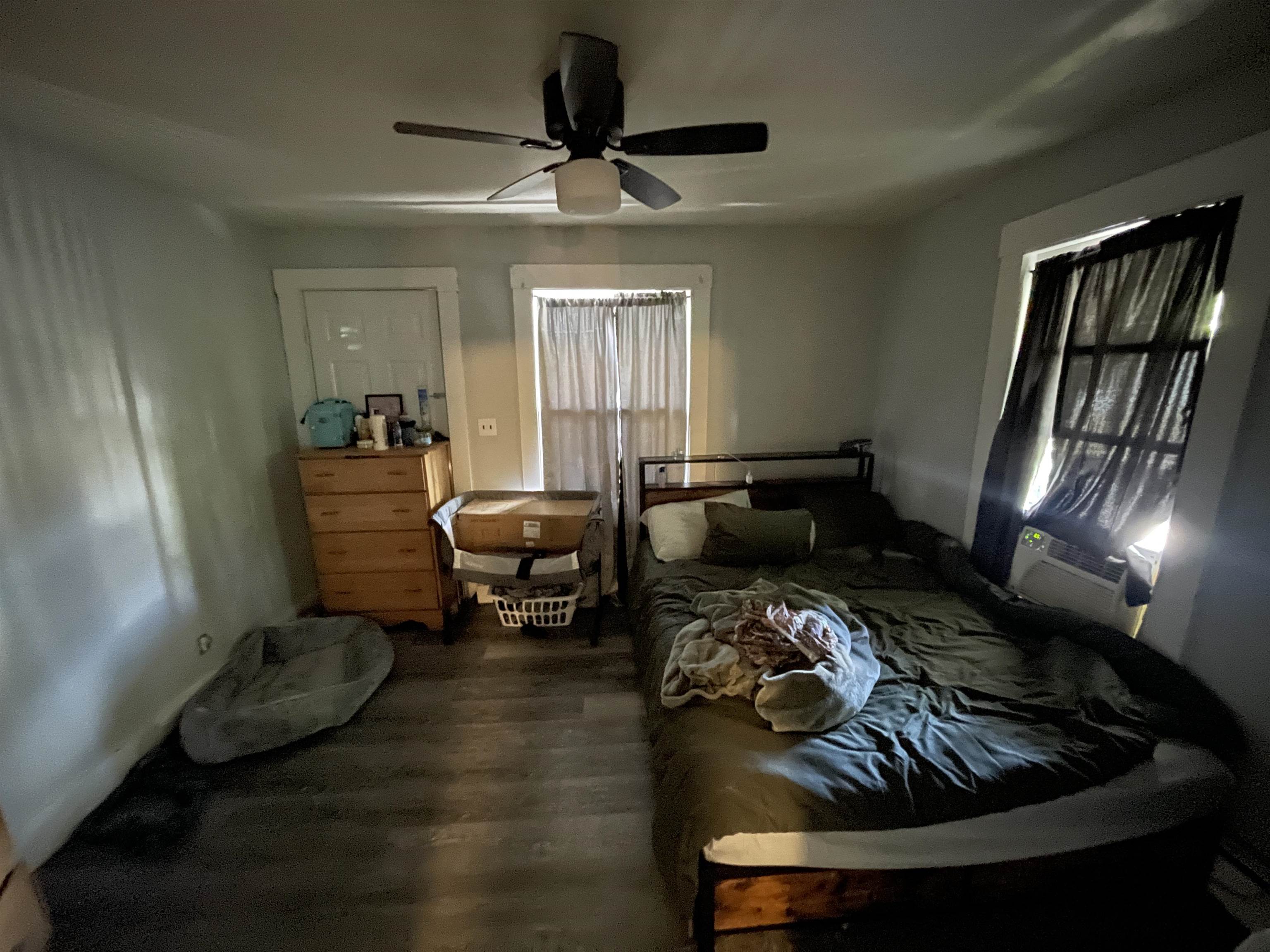 100 Pine Street Property Photo 6