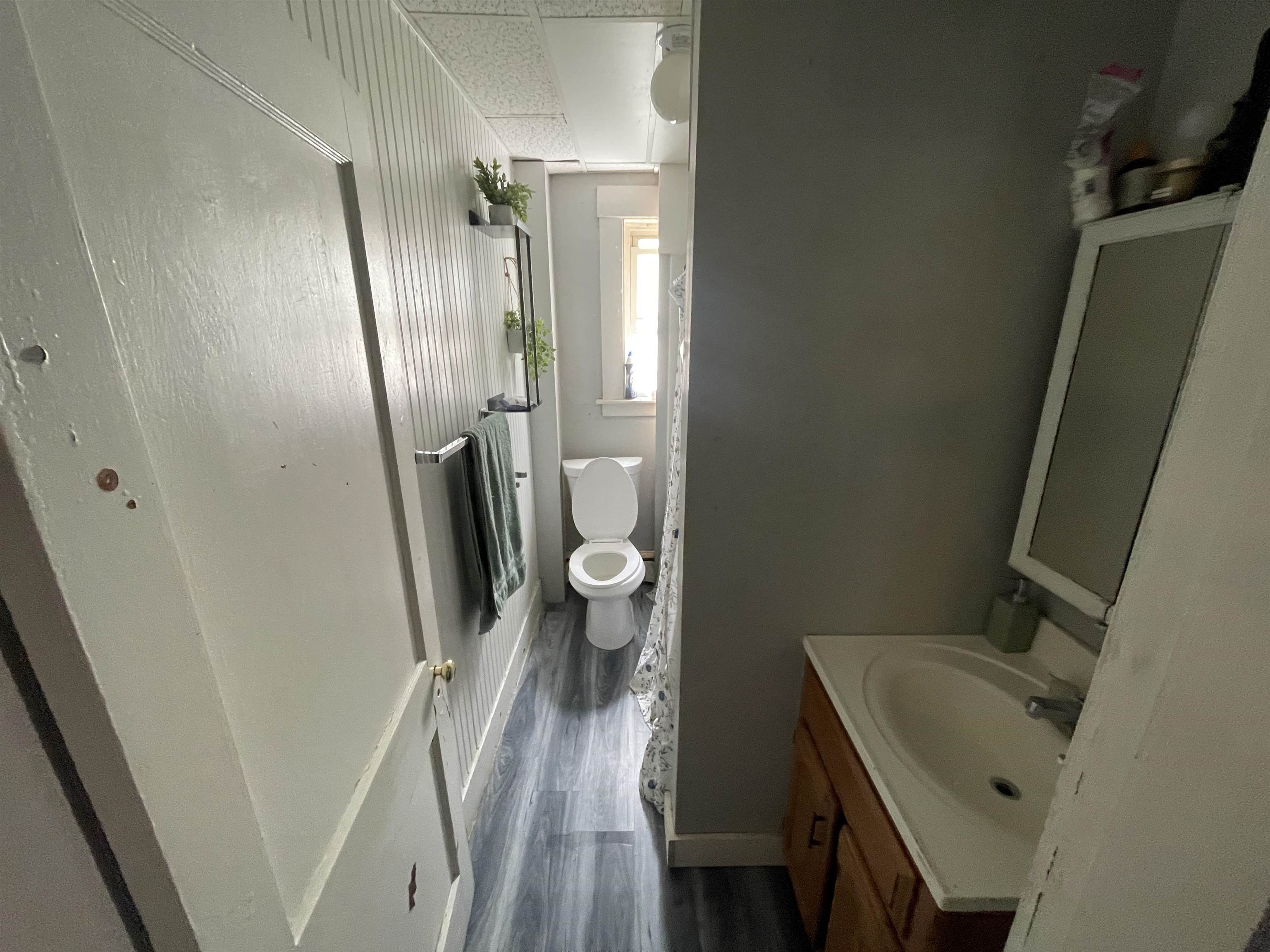 100 Pine Street Property Photo 9