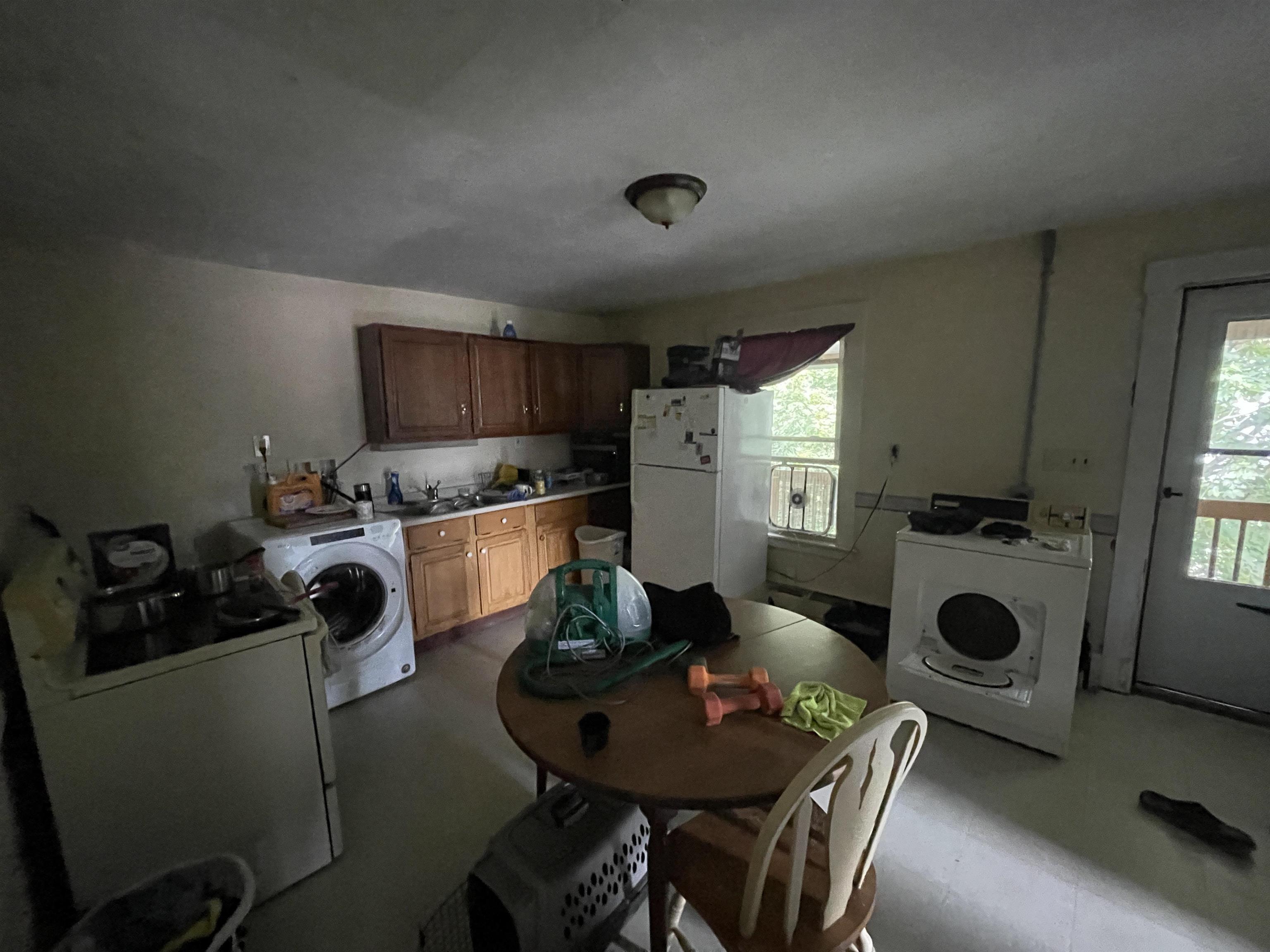 100 Pine Street Property Photo 12