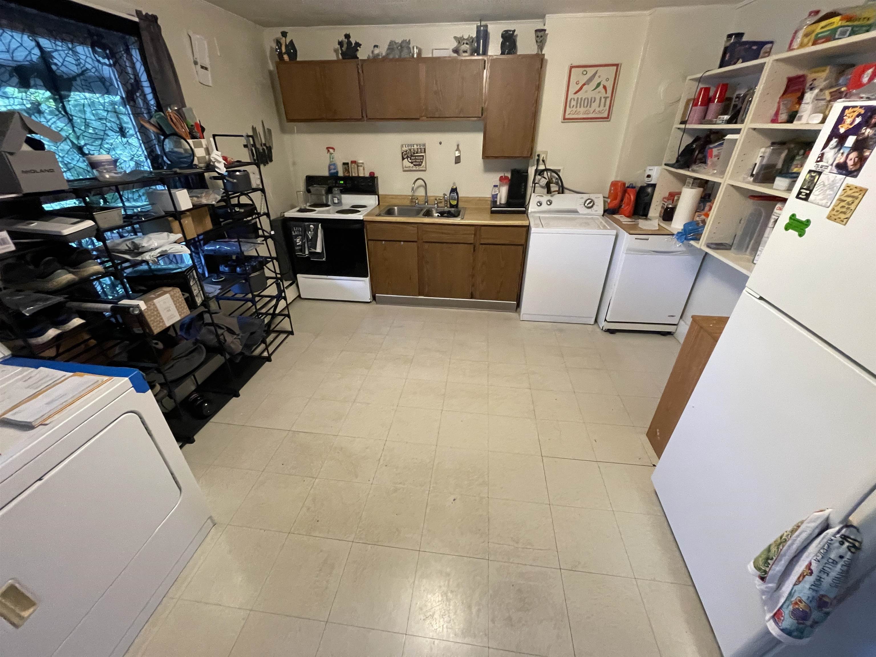 100 Pine Street Property Photo 13