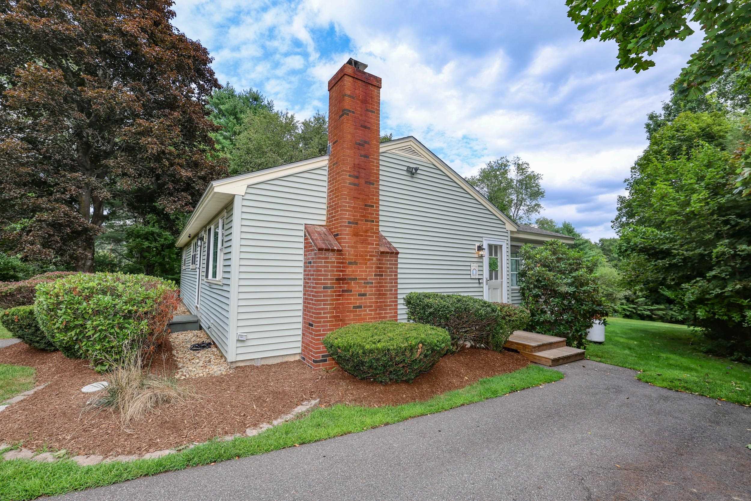 449 Buck Street Property Photo 4