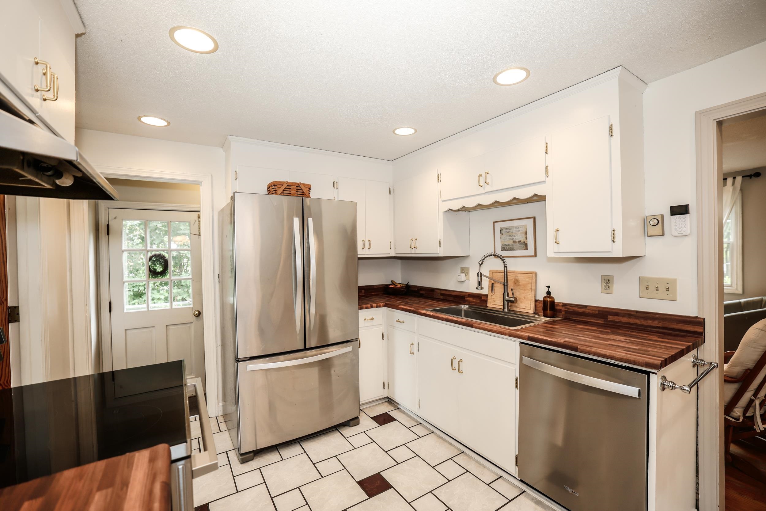 449 Buck Street Property Photo 5