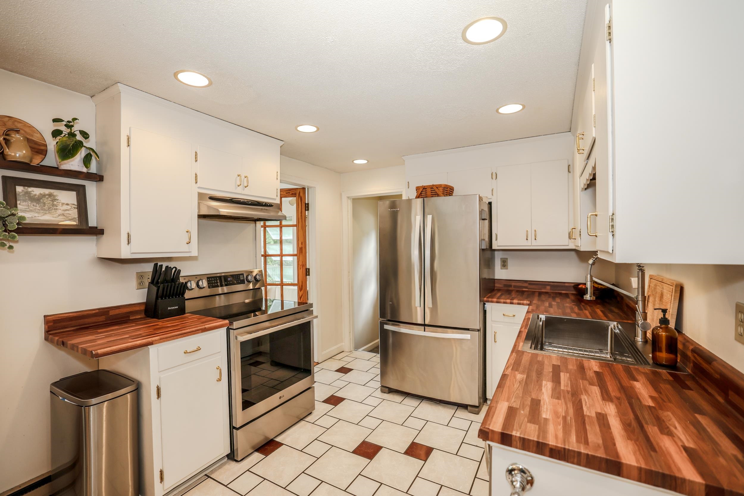 449 Buck Street Property Photo 6