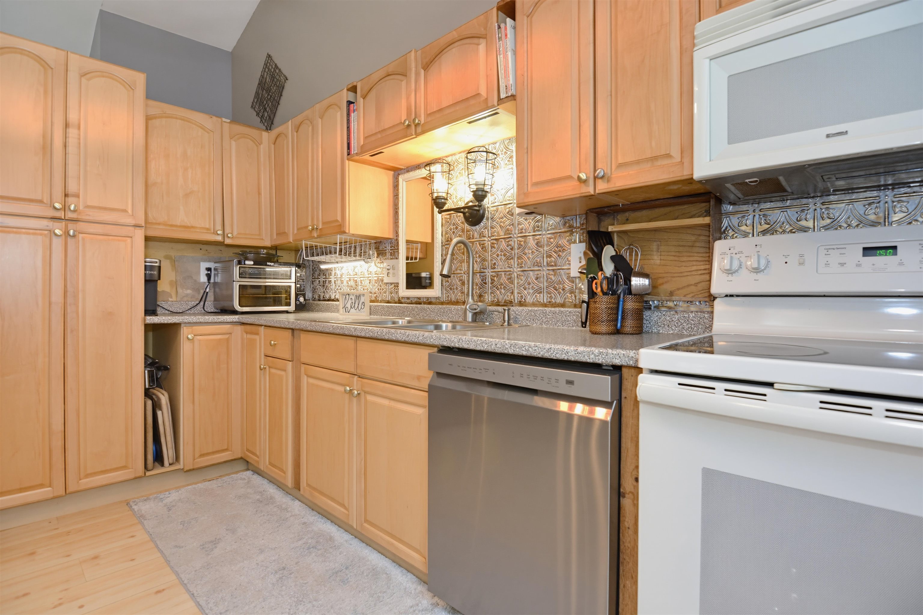 33 Redfield Circle Property Photo 11