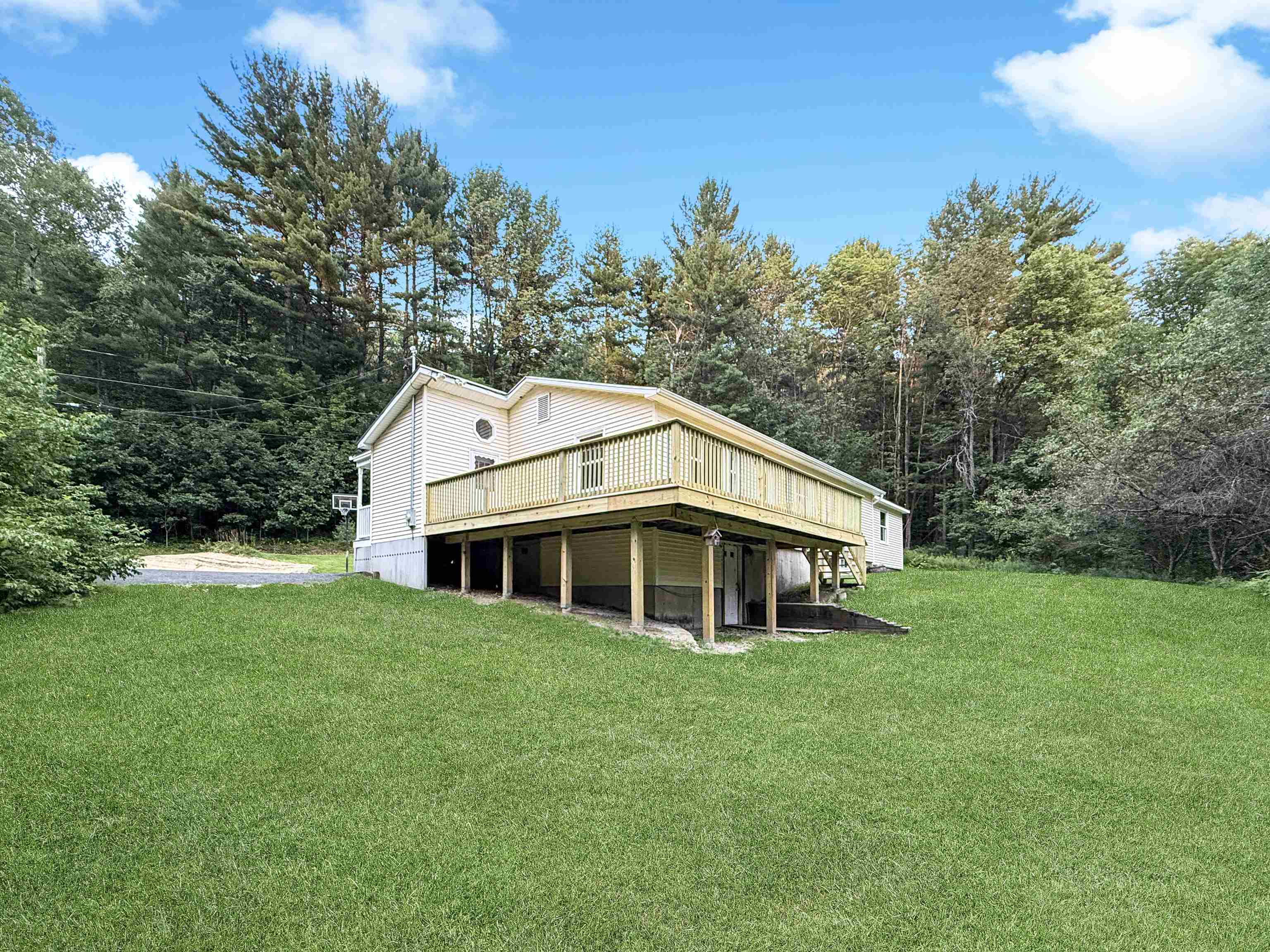 192 East Cobble Hill Road Property Photo 1