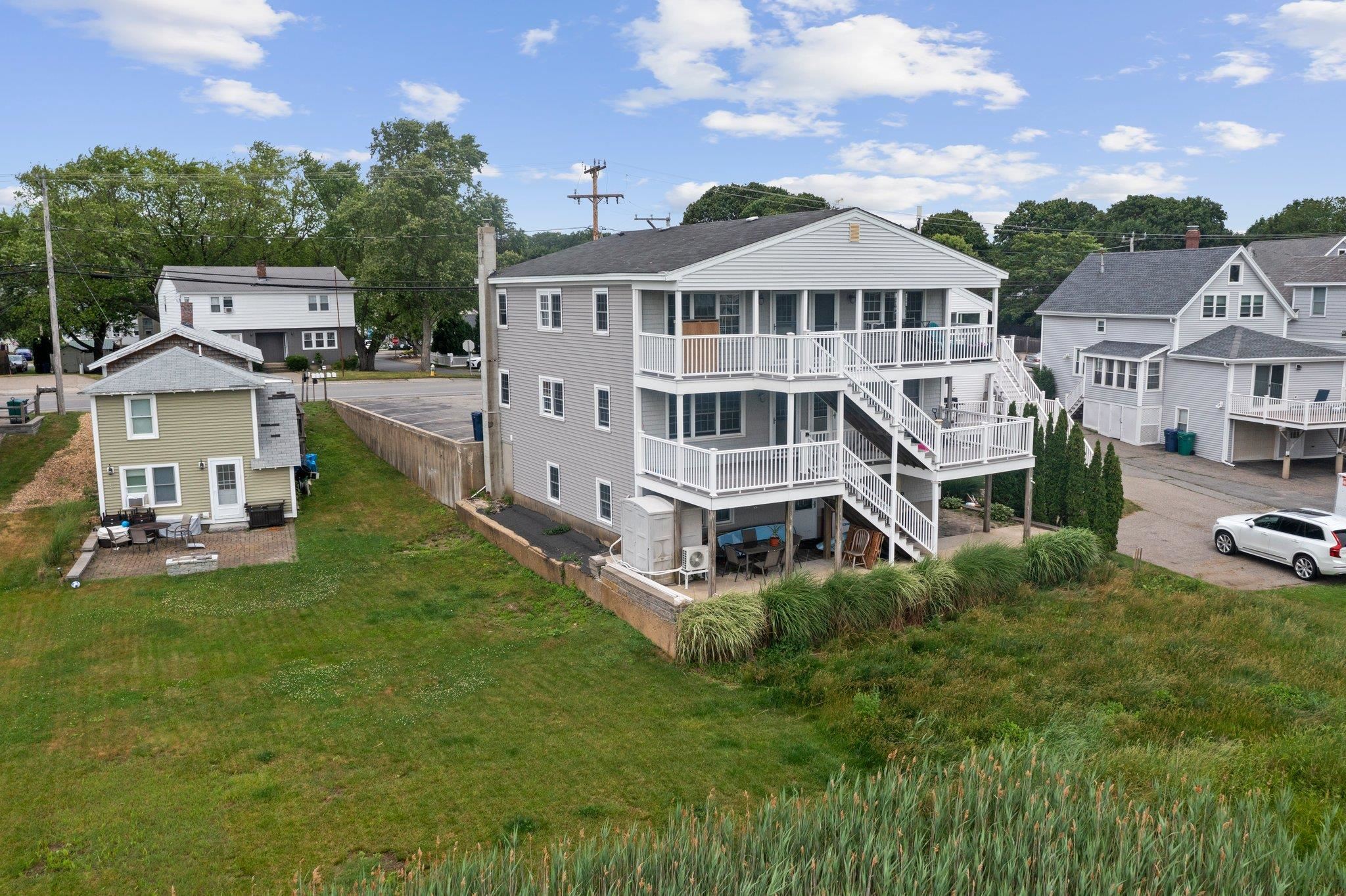 497 Winnacunnet Road Property Photo 2
