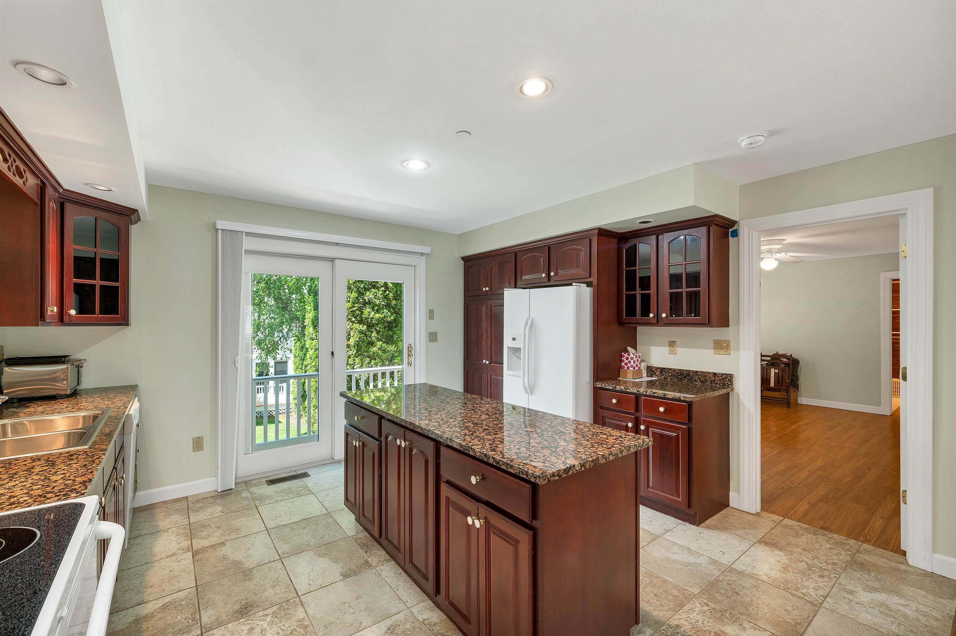 16 Abbey Lane Property Photo 7