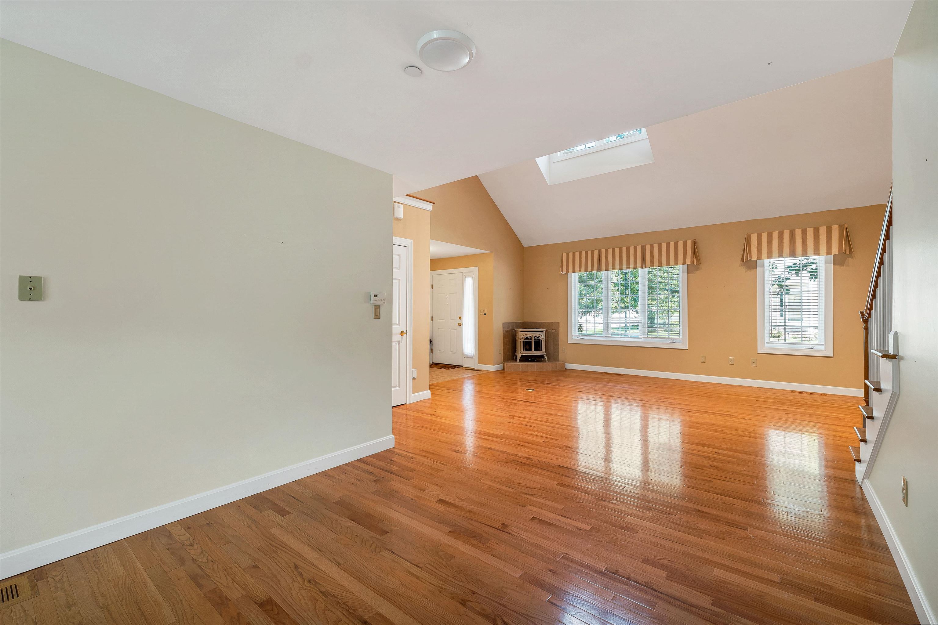 16 Abbey Lane Property Photo 16