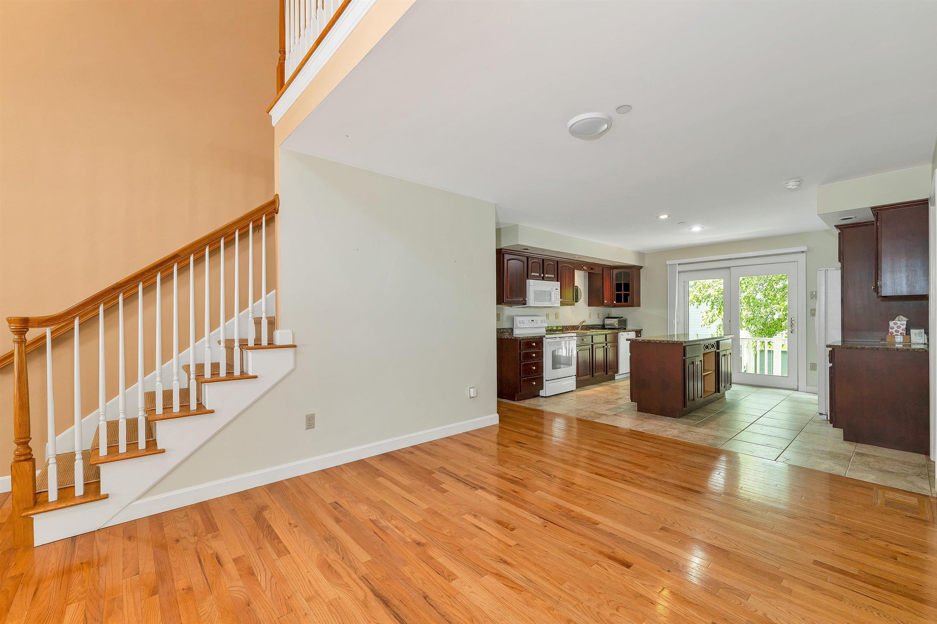 16 Abbey Lane Property Photo 18