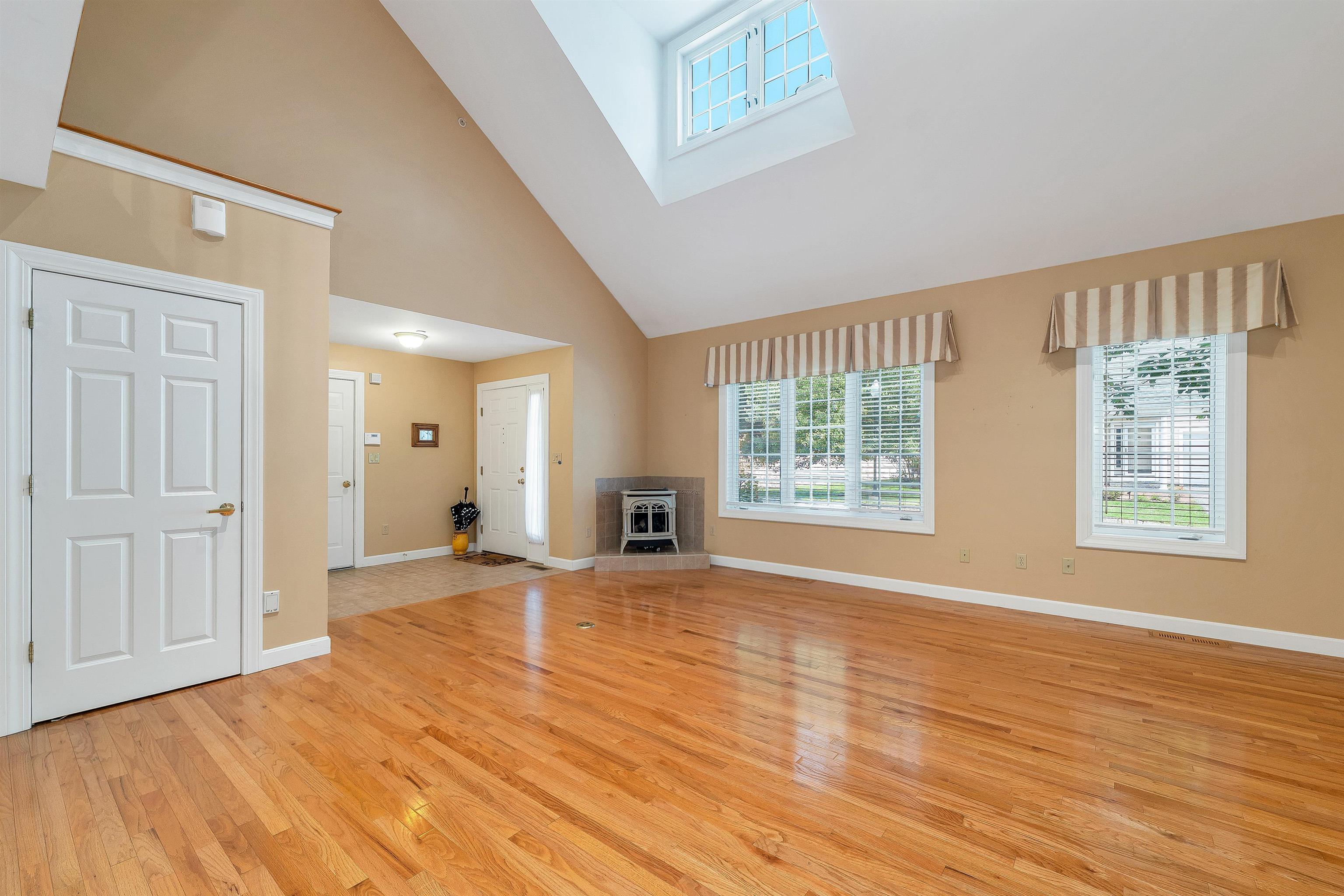 16 Abbey Lane Property Photo 19