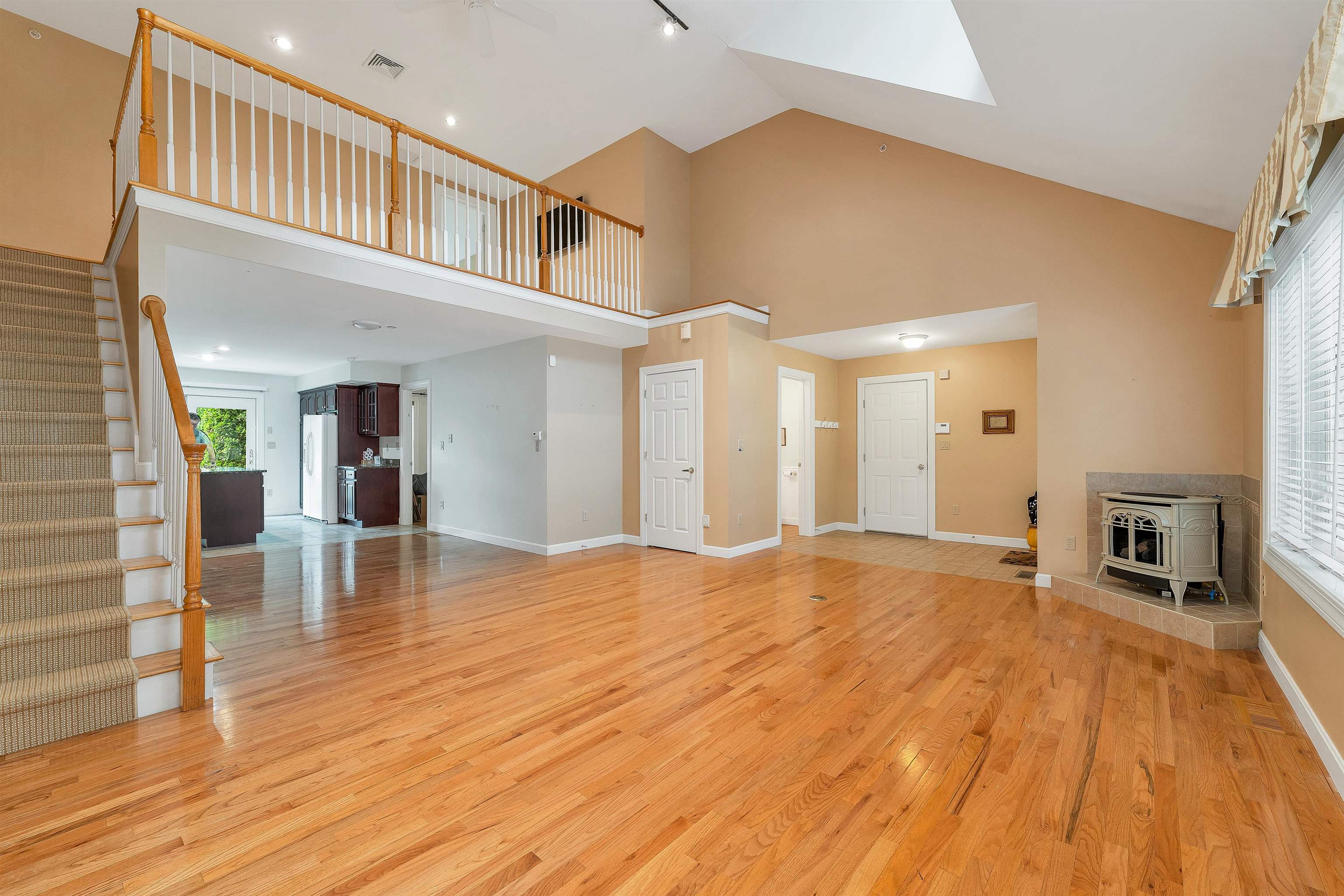 16 Abbey Lane Property Photo 21
