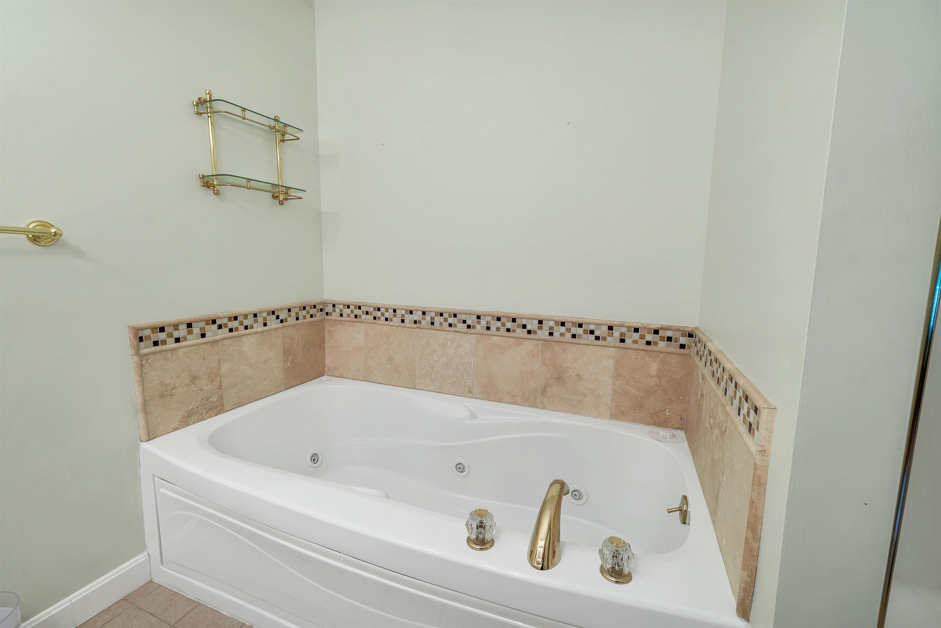 16 Abbey Lane Property Photo 33