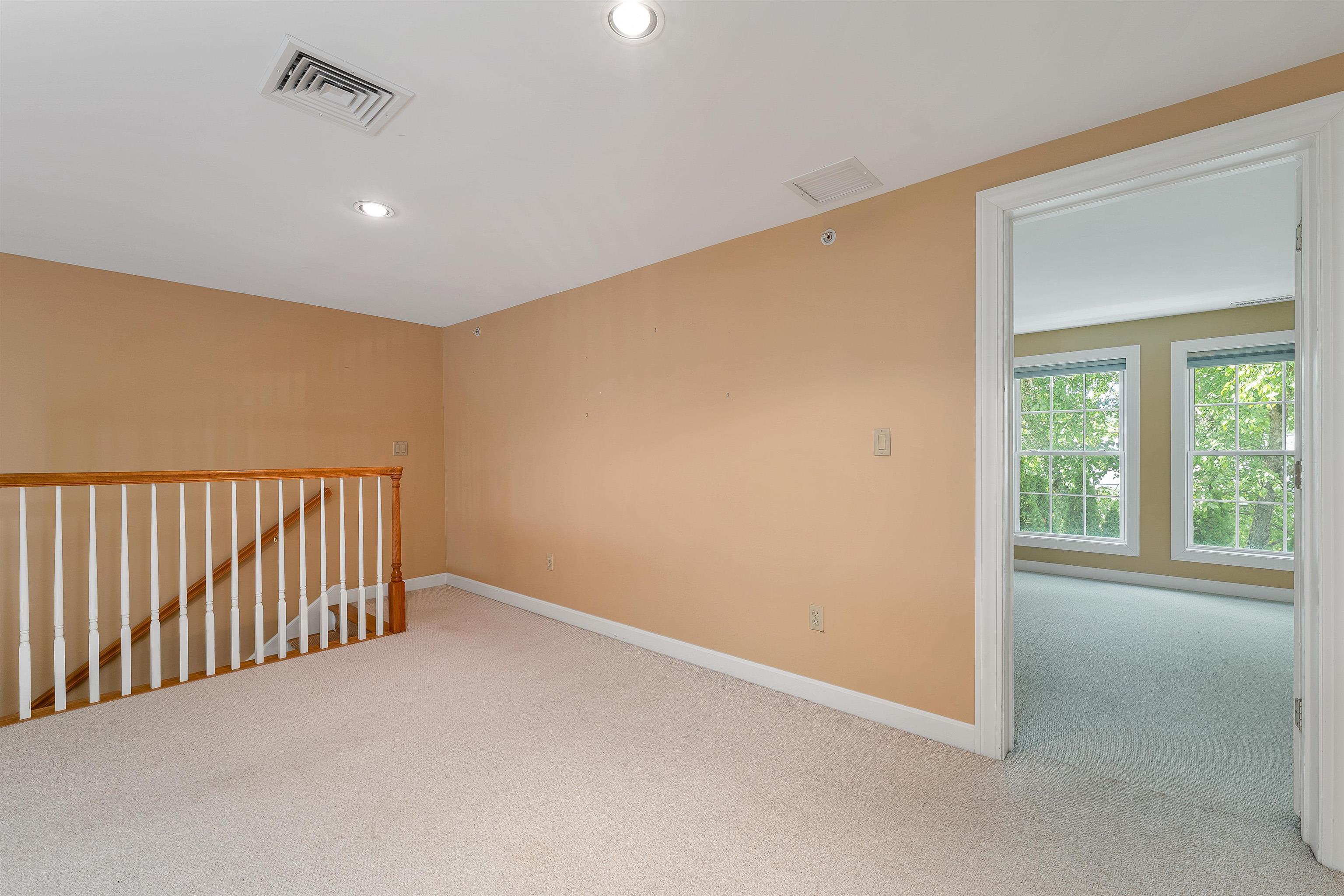 16 Abbey Lane Property Photo 41