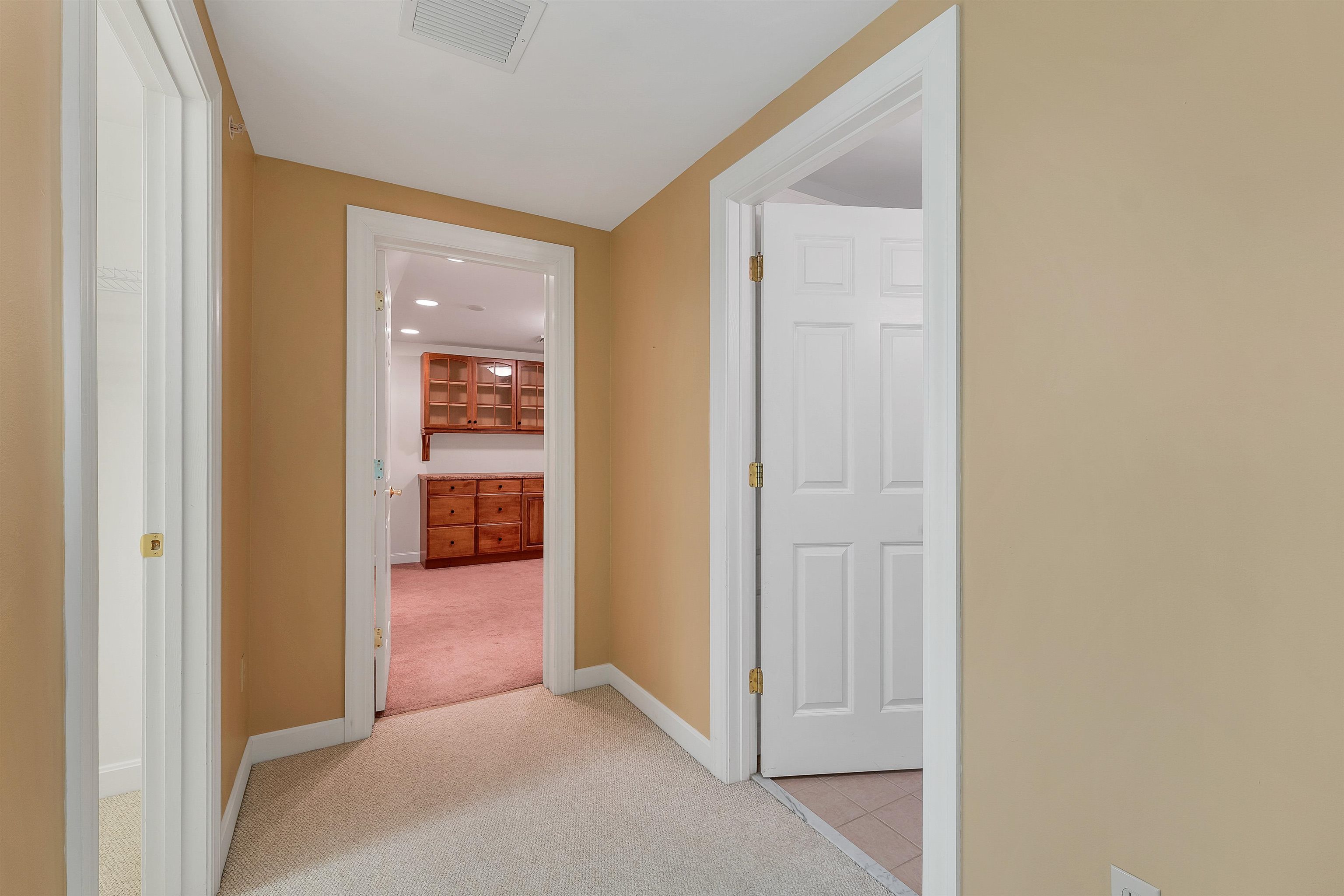 16 Abbey Lane Property Photo 45