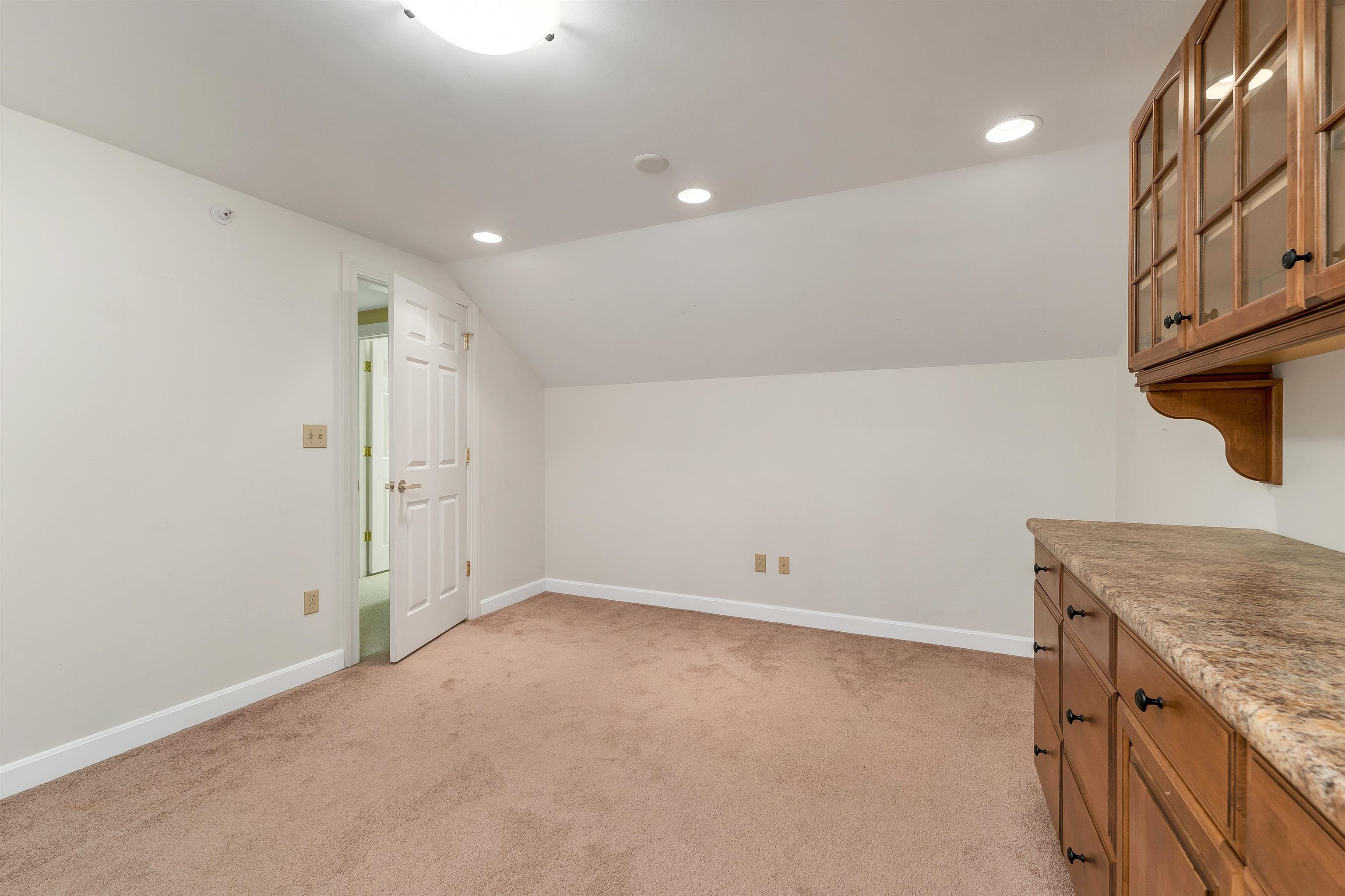 16 Abbey Lane Property Photo 50