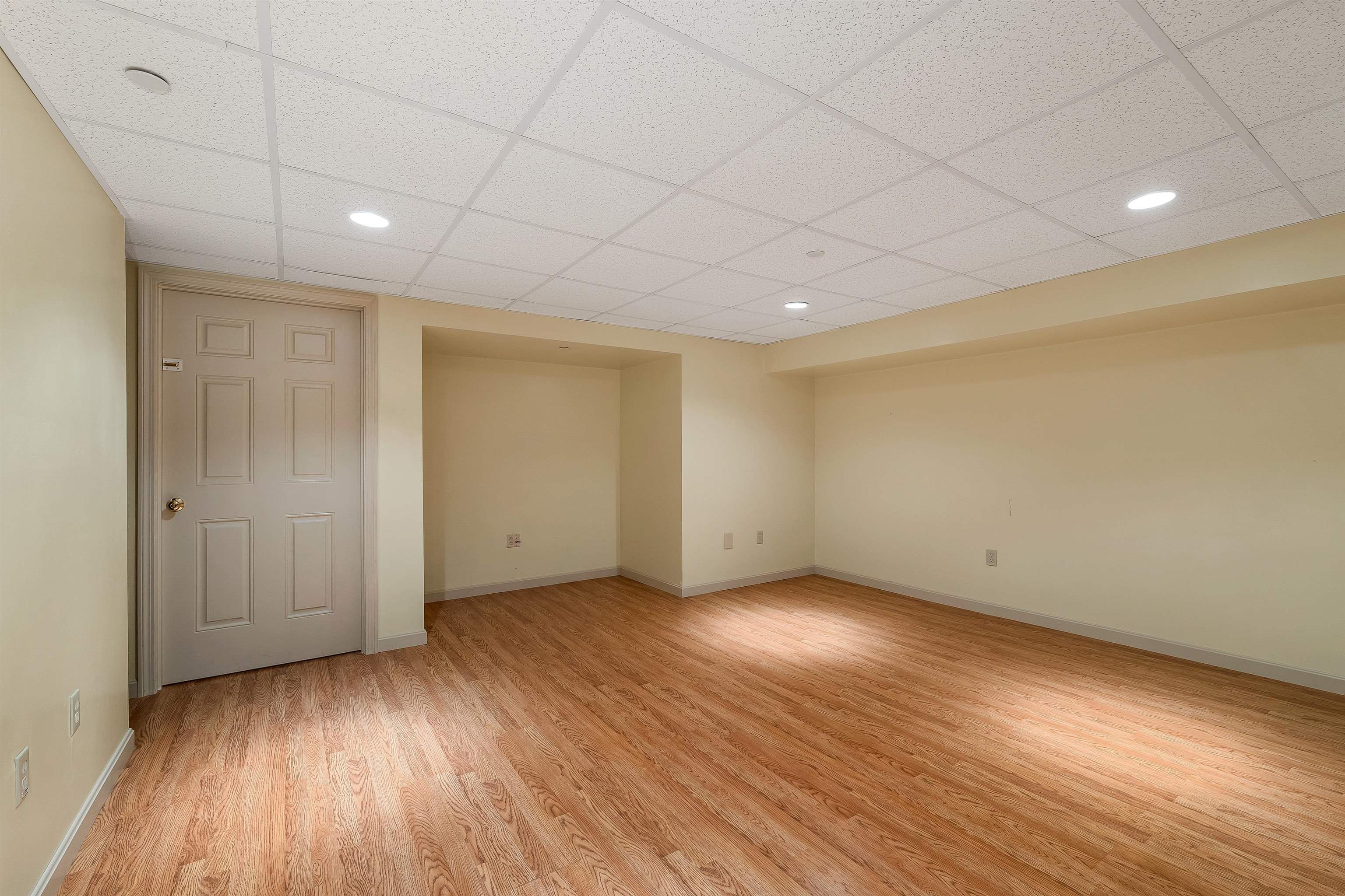 16 Abbey Lane Property Photo 55