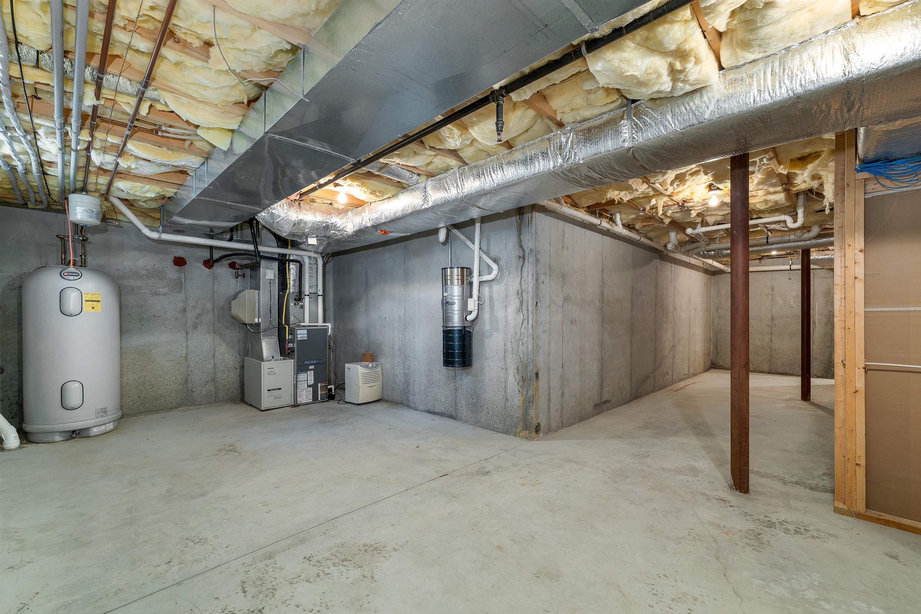 16 Abbey Lane Property Photo 59