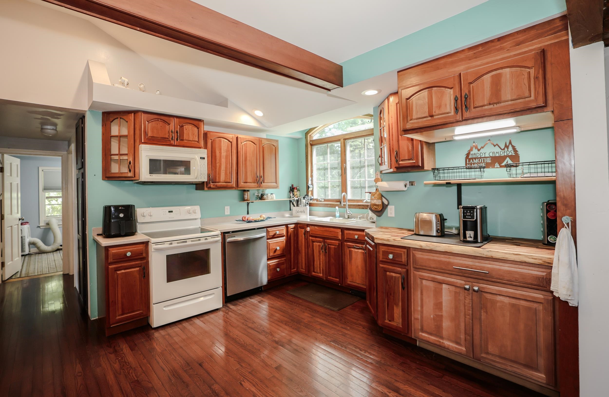 10 Kendall Pond Road Property Photo 2