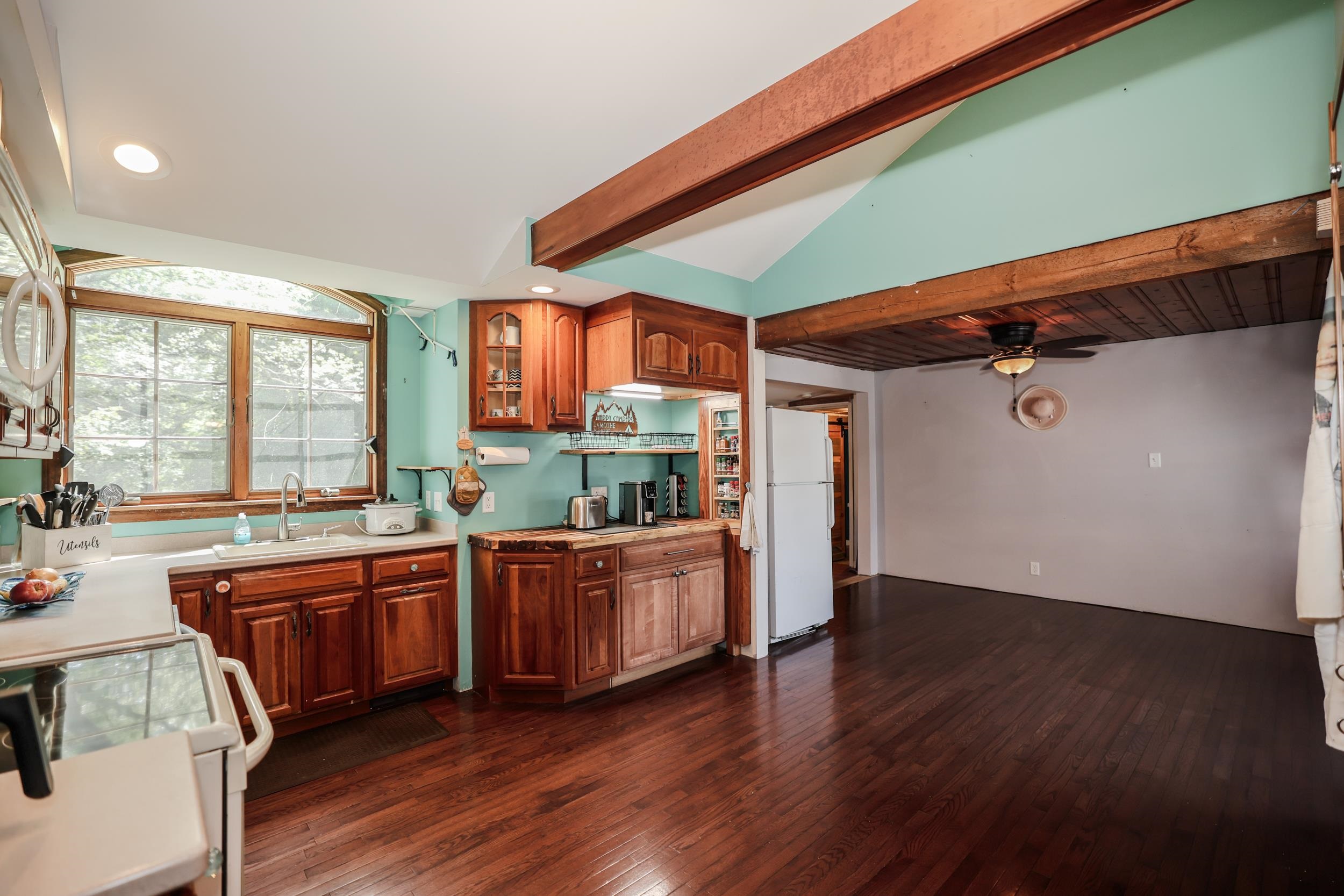 10 Kendall Pond Road Property Photo 4