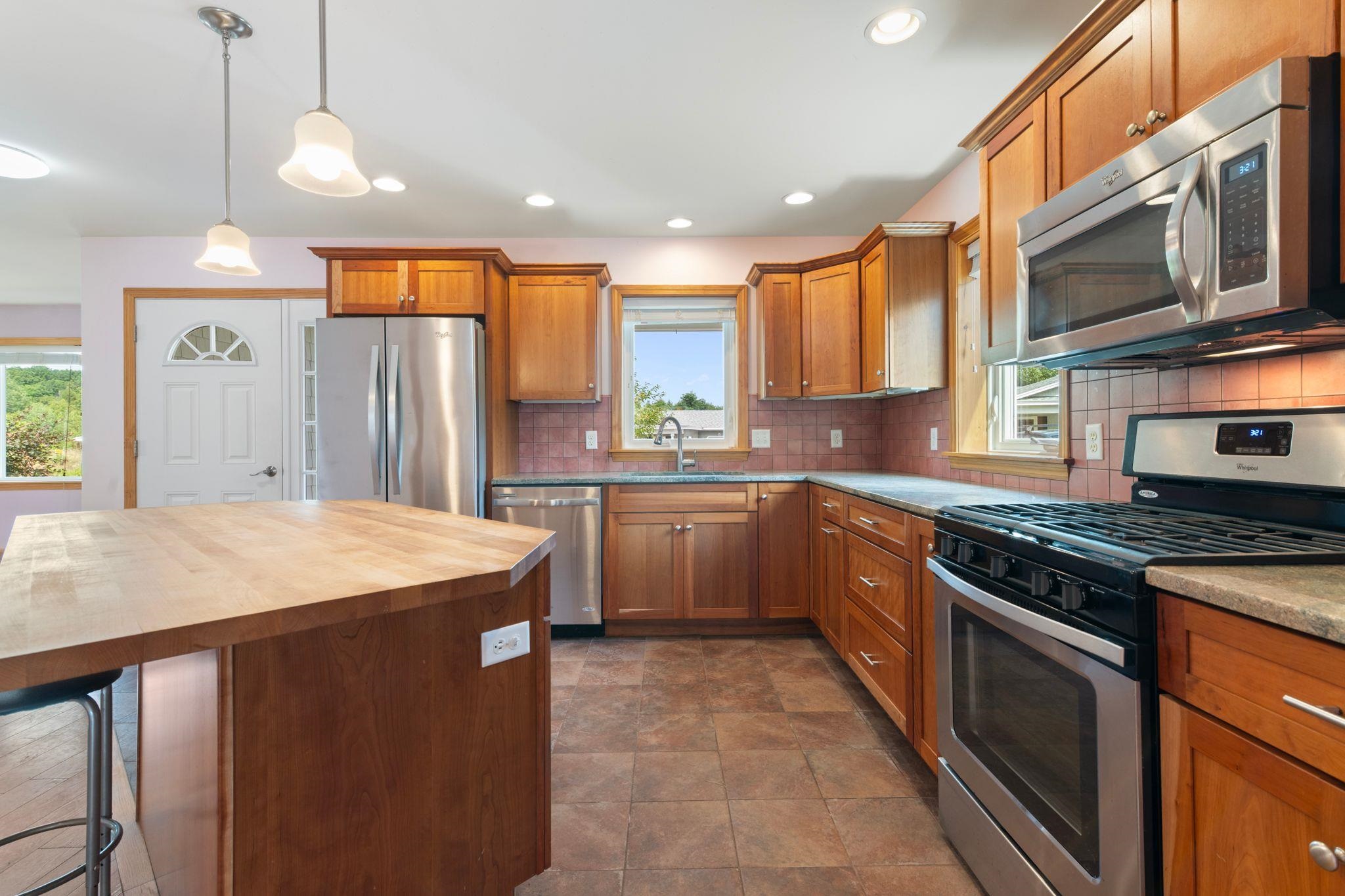 162 Buttonwood Drive Property Photo 3