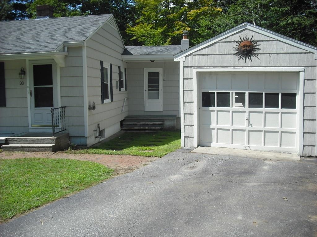 30 Fox Circle Property Photo 2