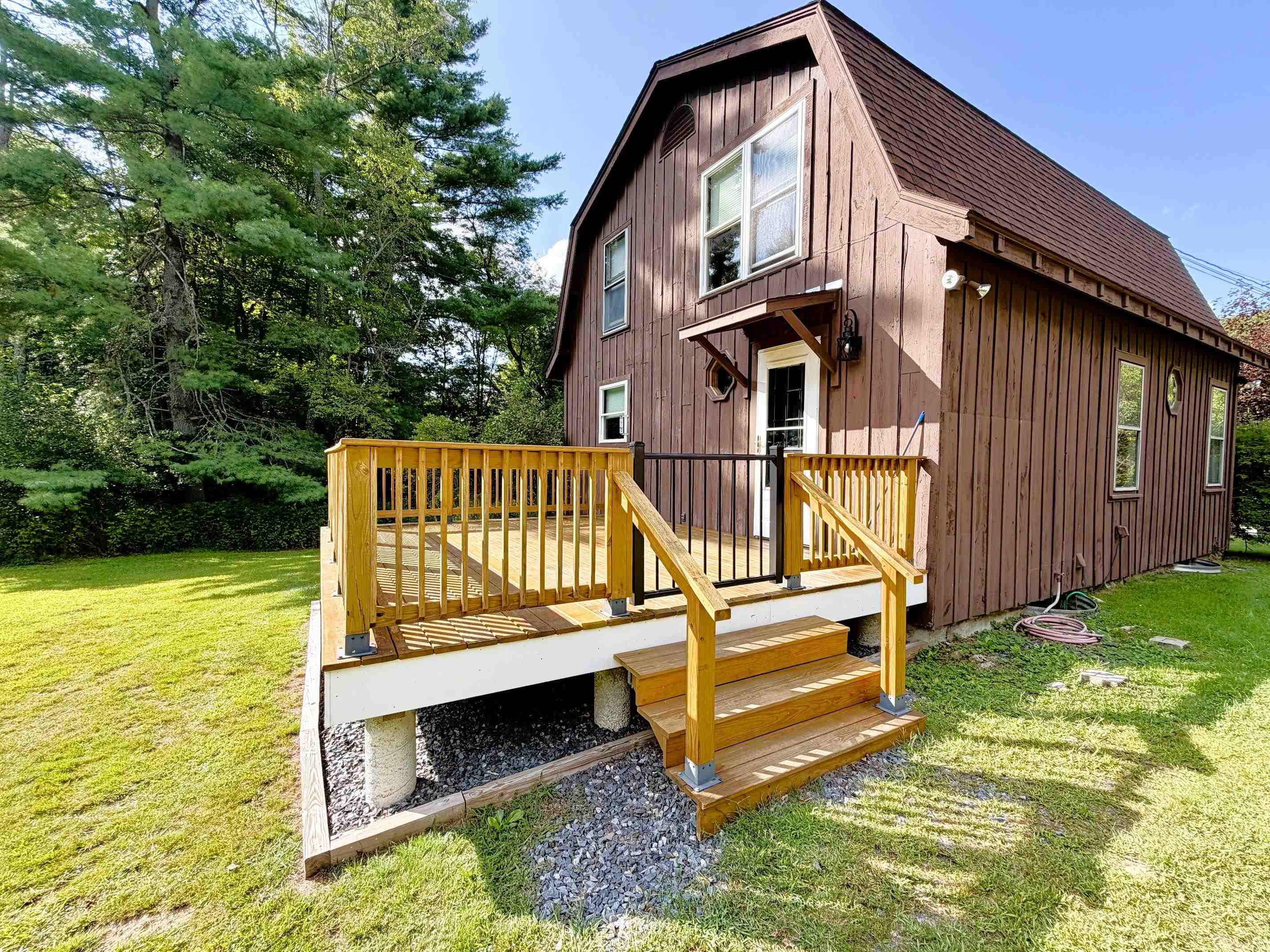 18 Deacons Lane Property Photo 3