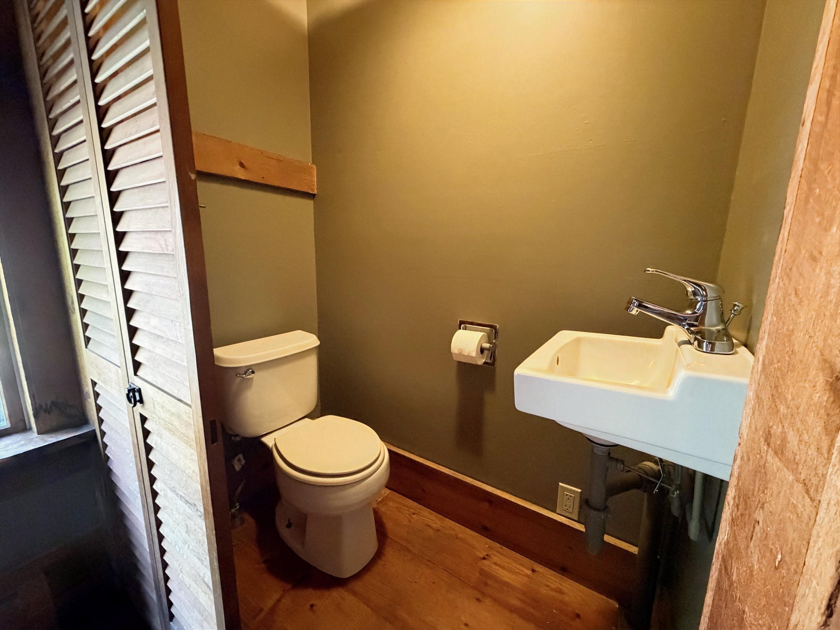 18 Deacons Lane Property Photo 12