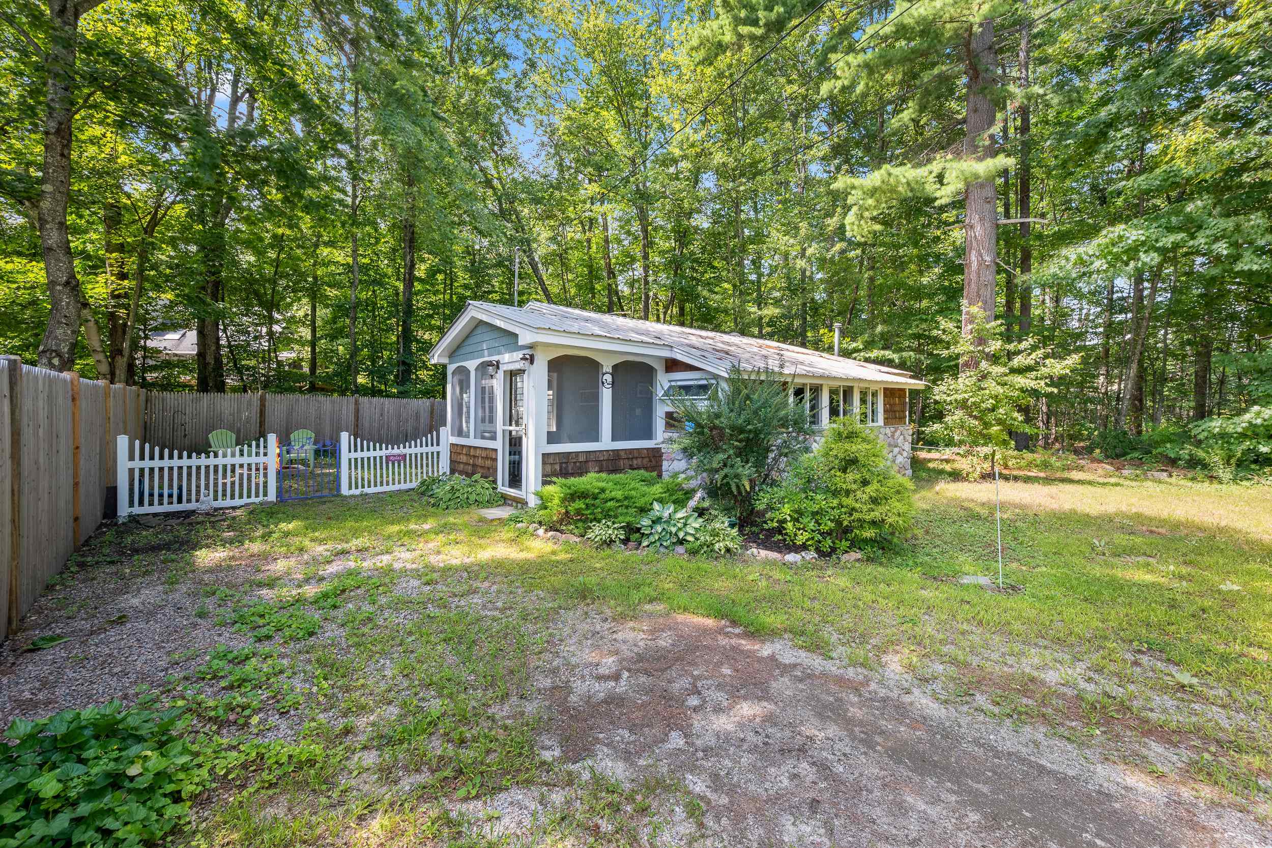 2396 West Side Road Property Photo 1