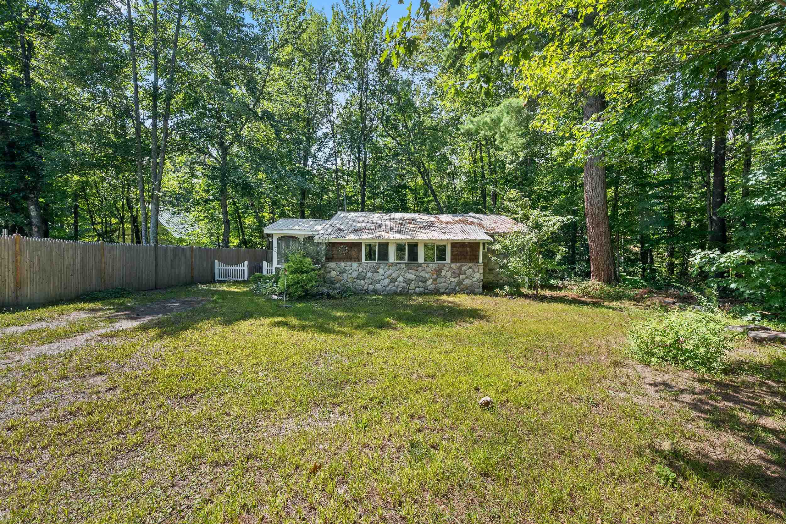 2396 West Side Road Property Photo 7