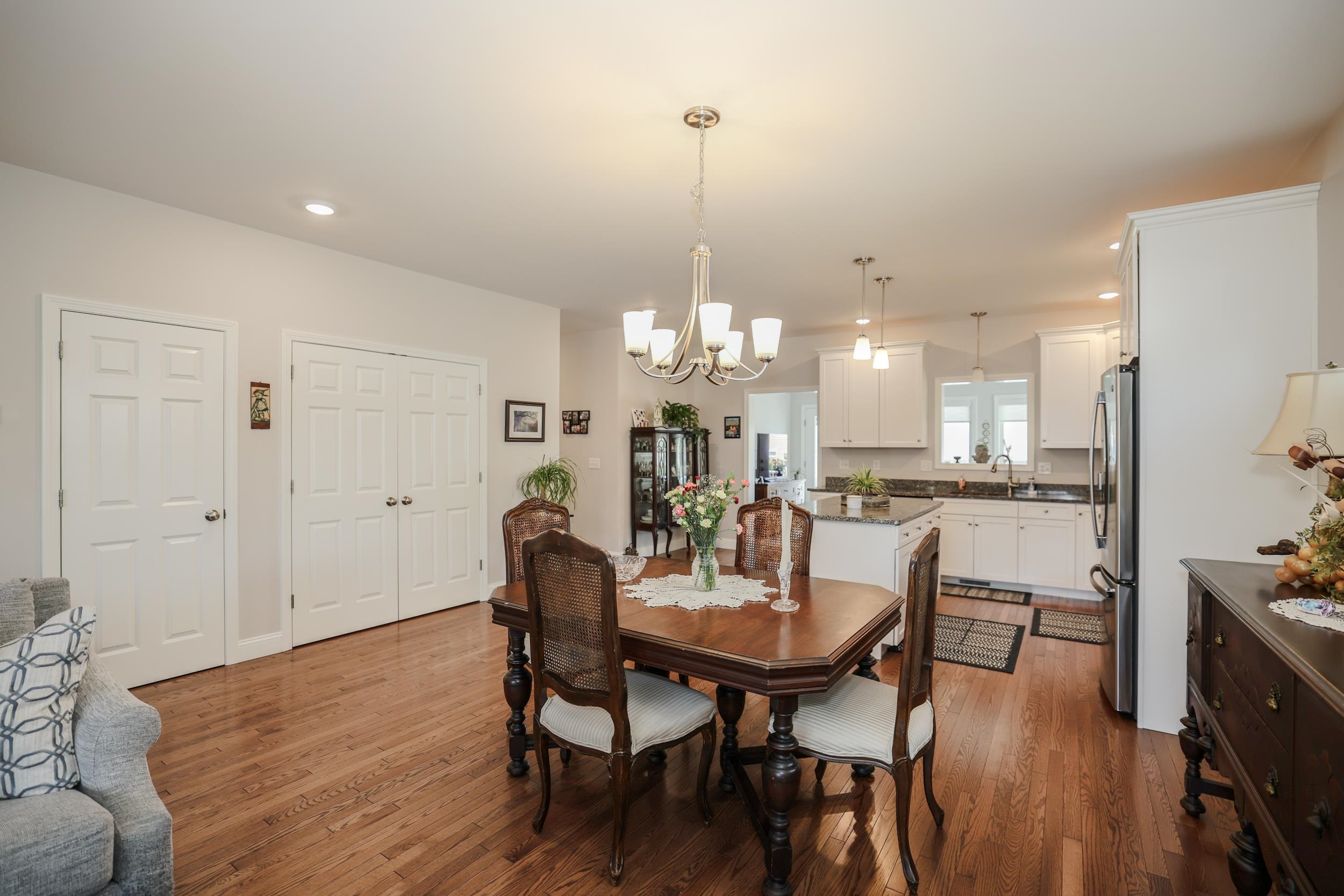 42 Toby Circle Property Photo 15