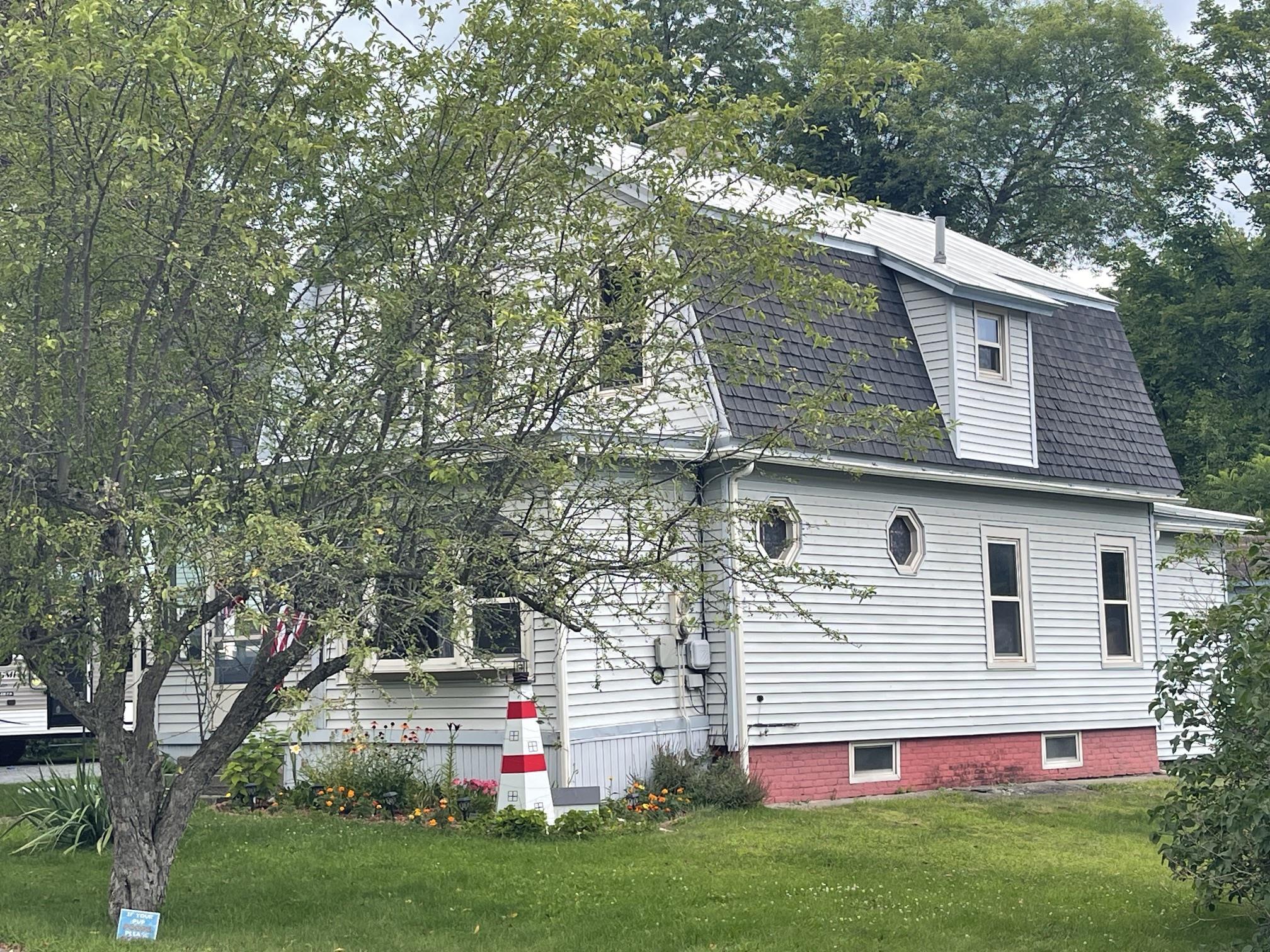 51 Schoool Street Property Photo 1