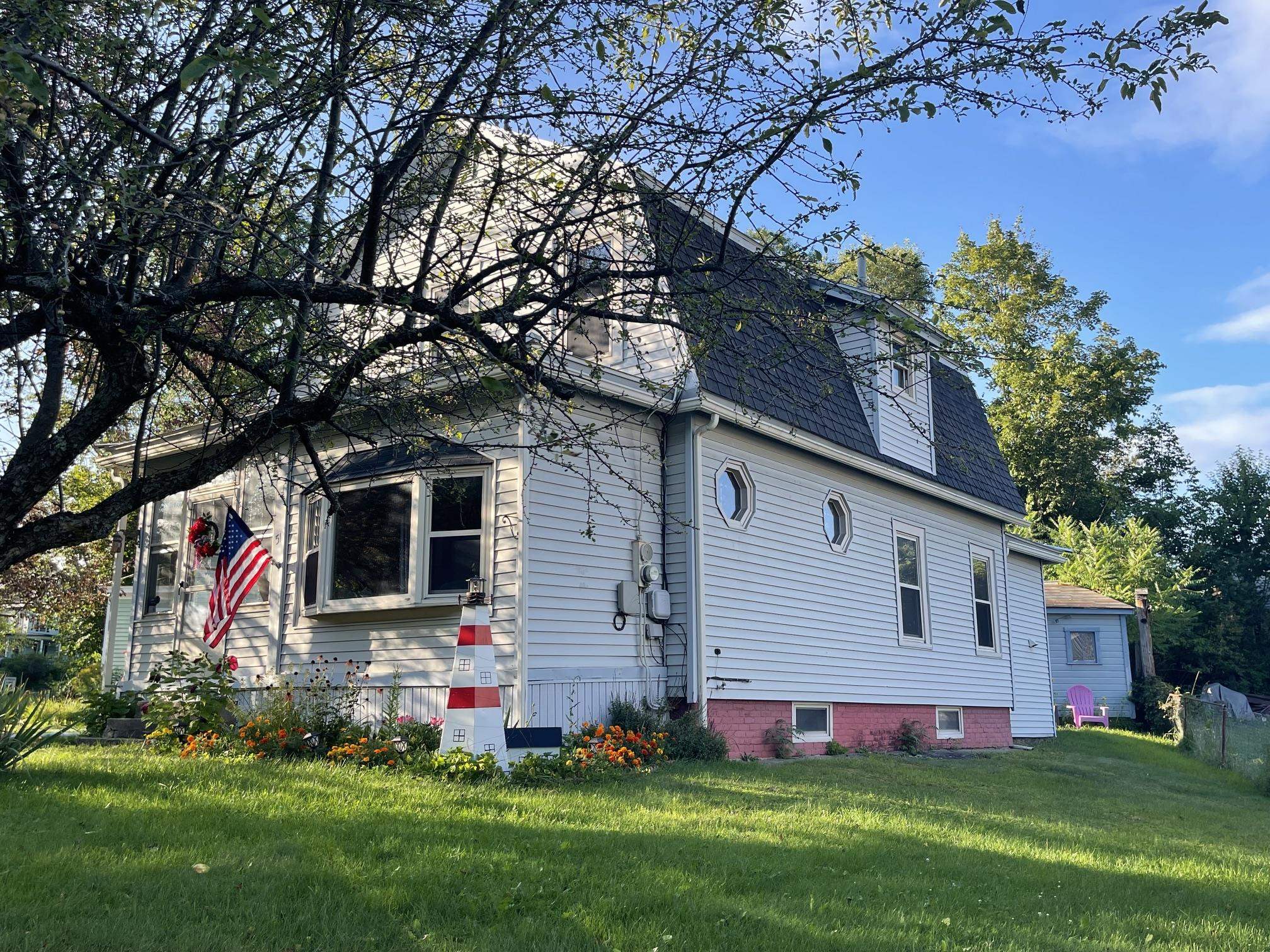 51 Schoool Street Property Photo 2