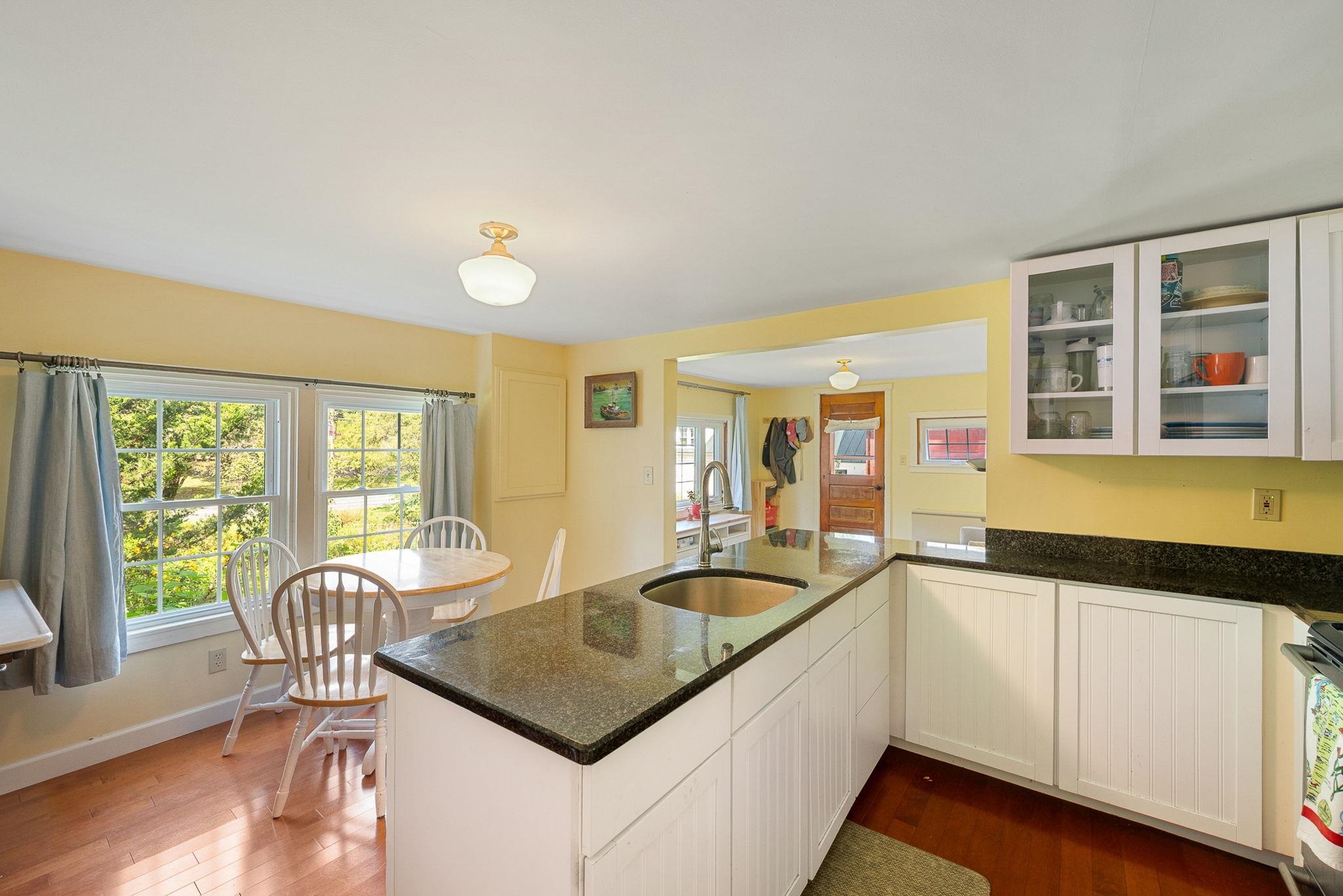 1005 & 1009 South Main Street Property Photo 17
