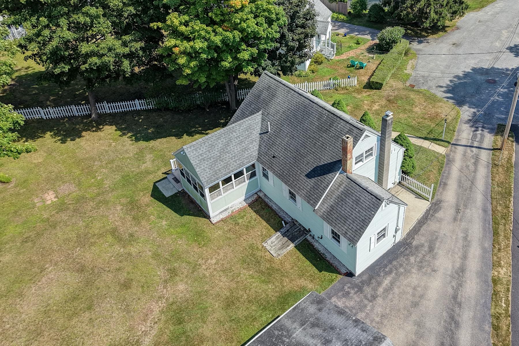 3 Douglas Circle Property Photo 3