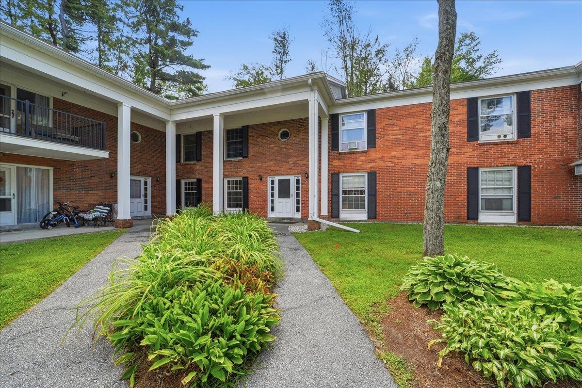 100 Kennedy Drive Property Photo 2