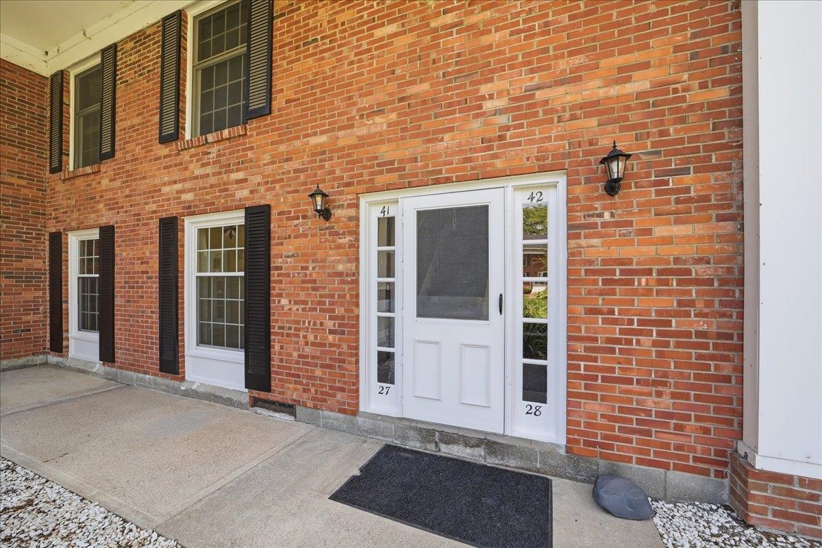 100 Kennedy Drive Property Photo 3