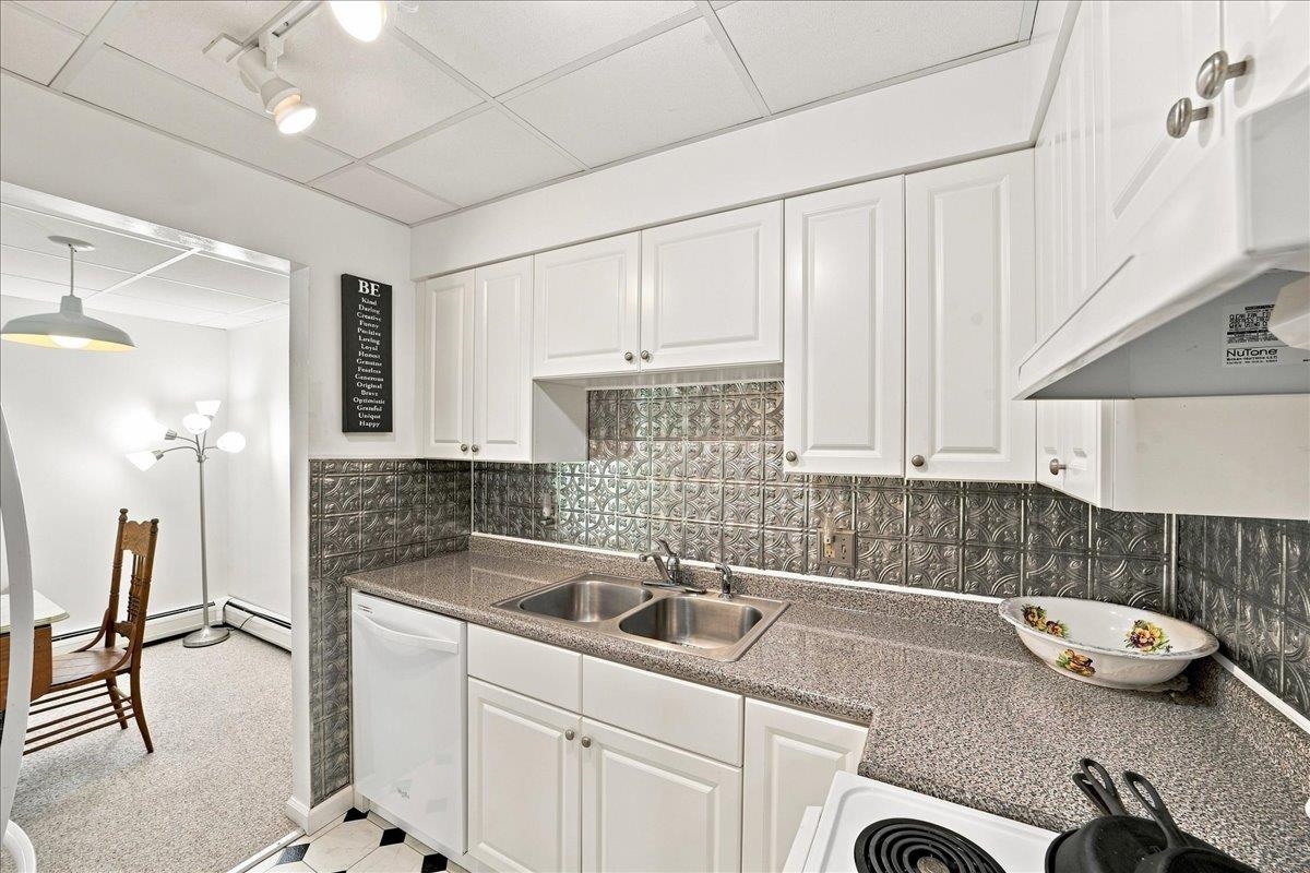 100 Kennedy Drive Property Photo 10