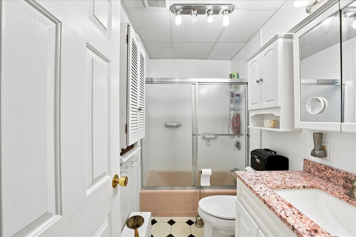 100 Kennedy Drive Property Photo 15