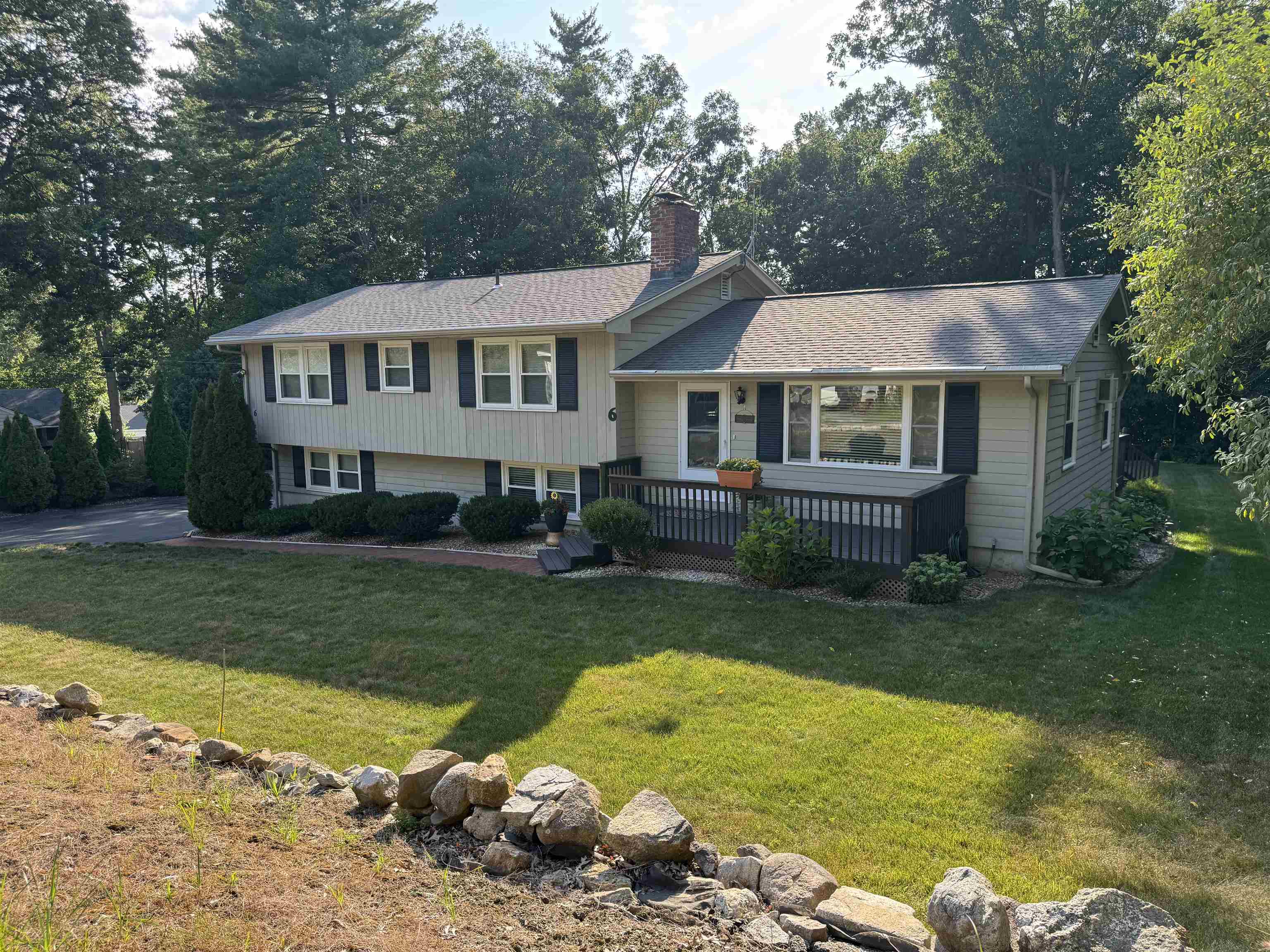 6 Quincy Lane Property Photo 1