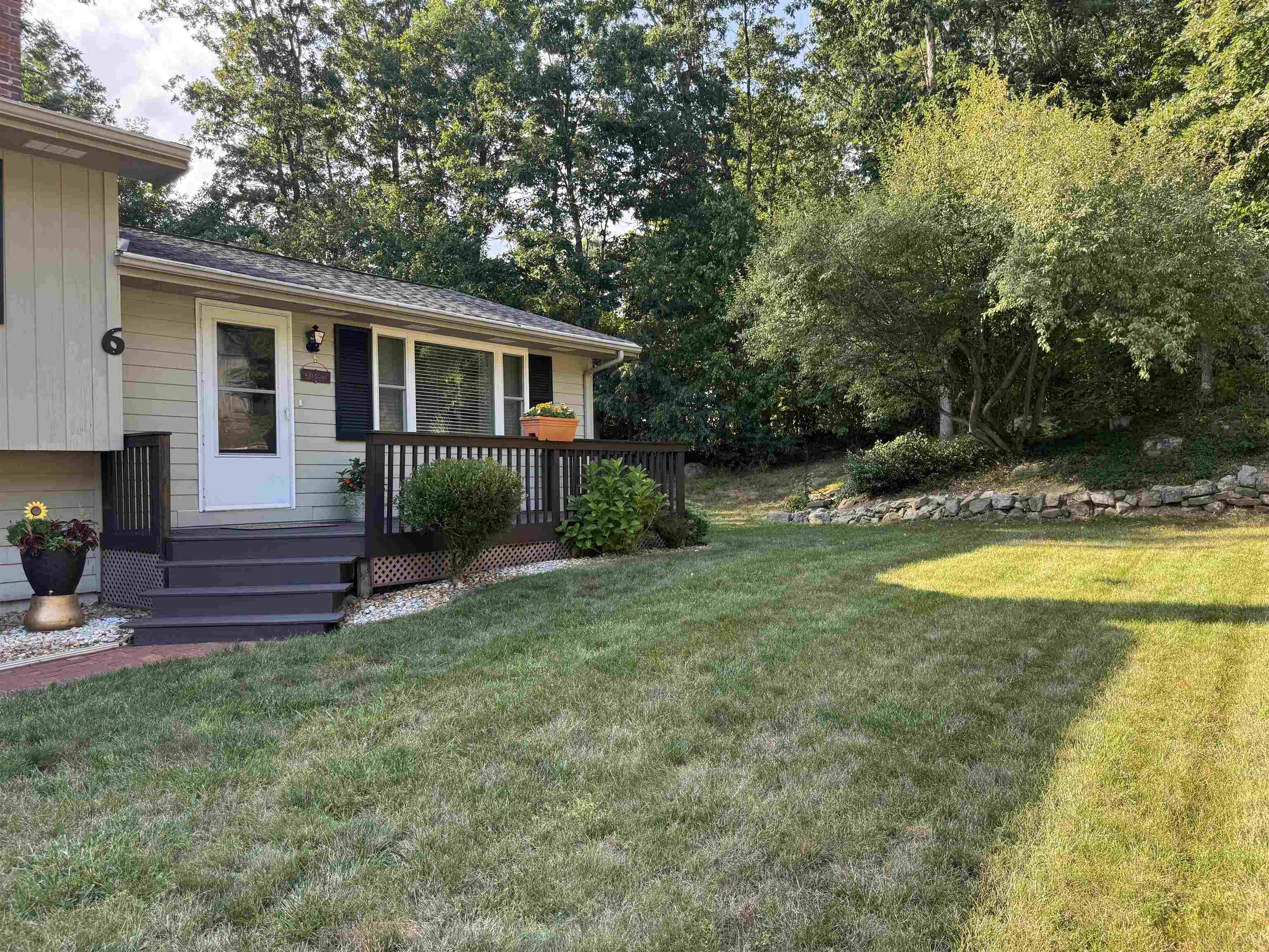 6 Quincy Lane Property Photo 4