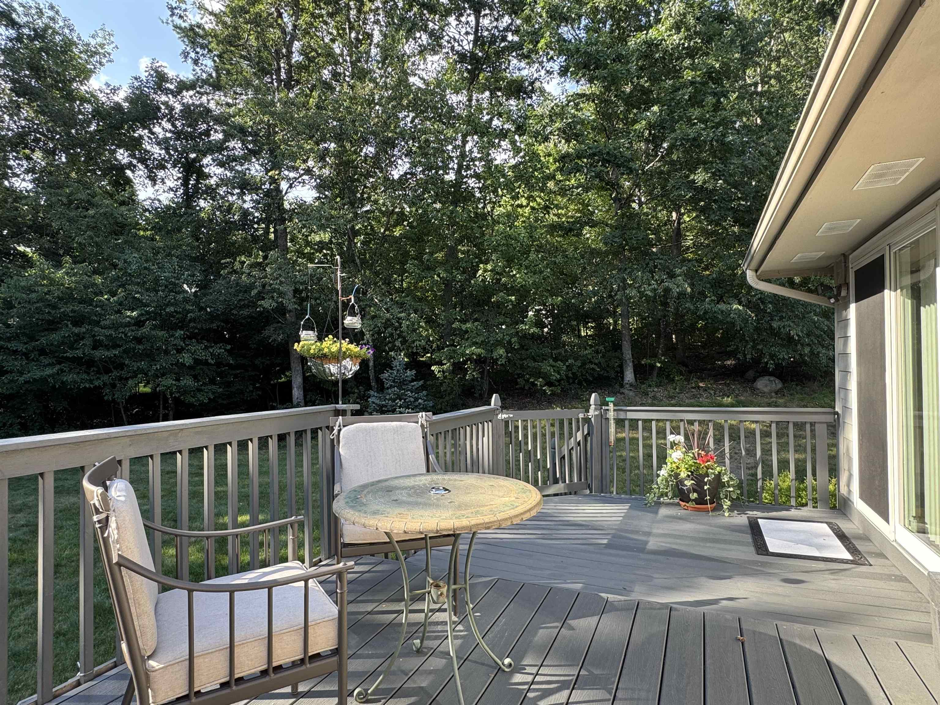 6 Quincy Lane Property Photo 16