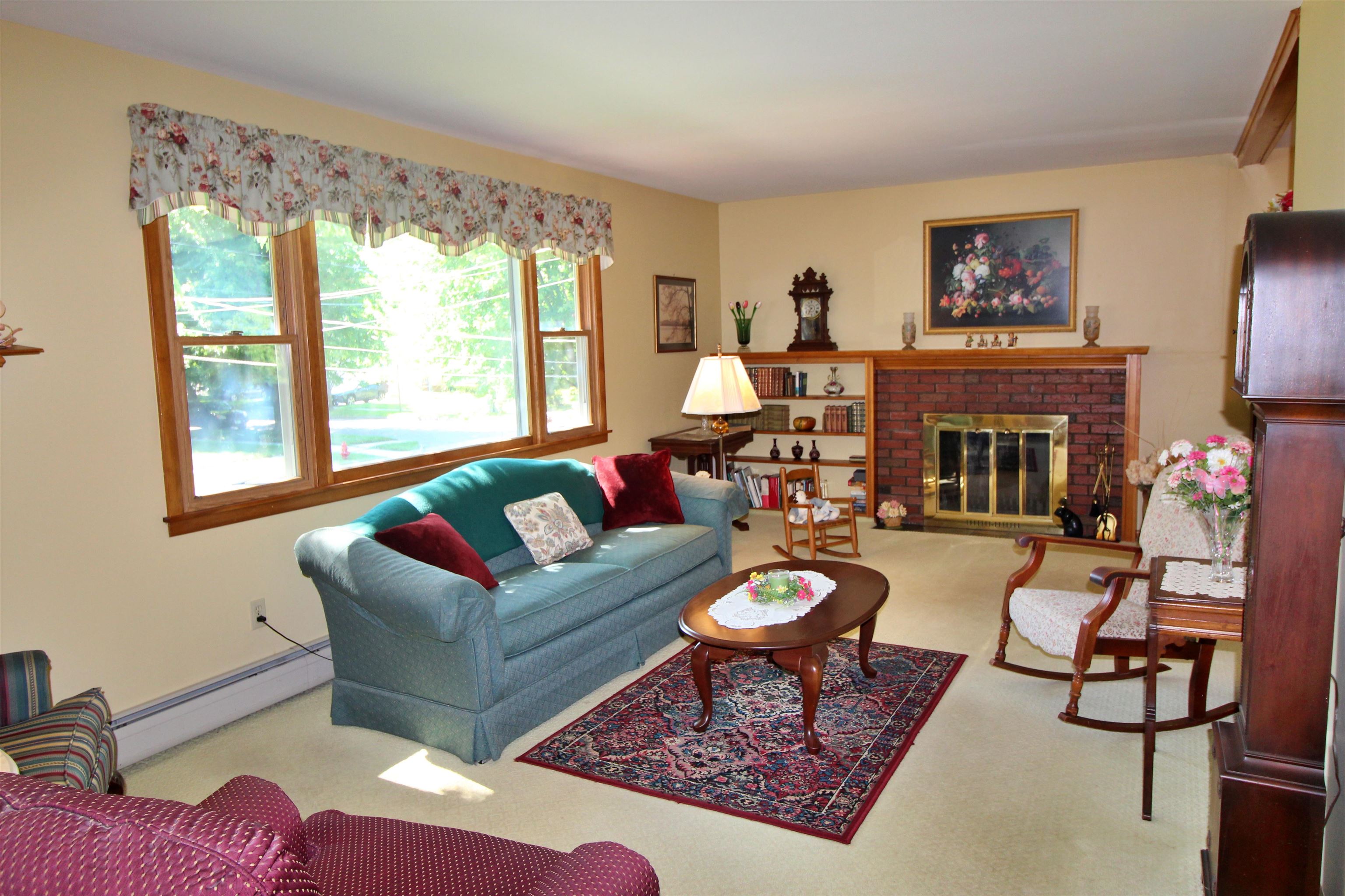 30 Roseade Parkway Property Photo 4