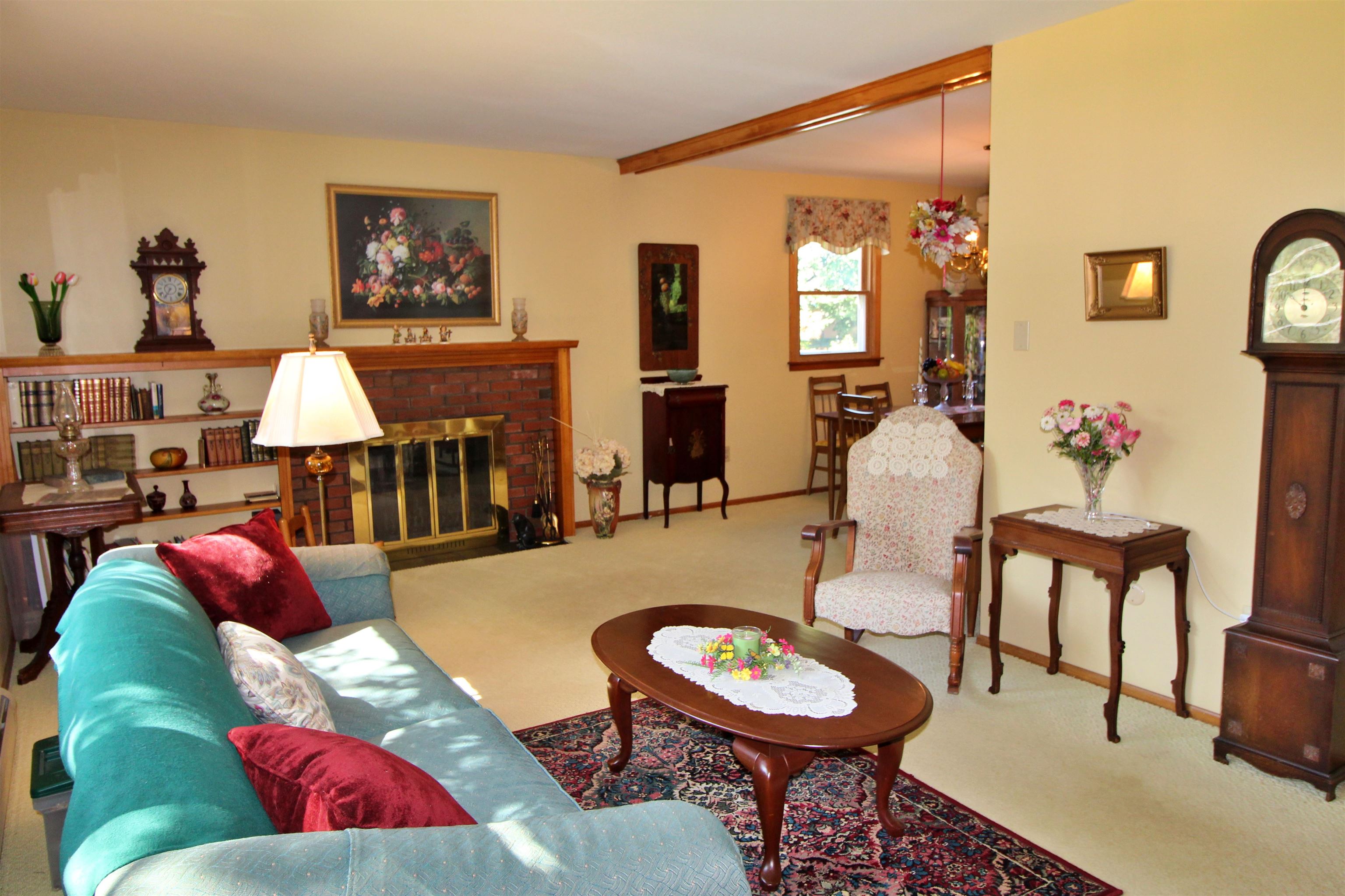 30 Roseade Parkway Property Photo 5
