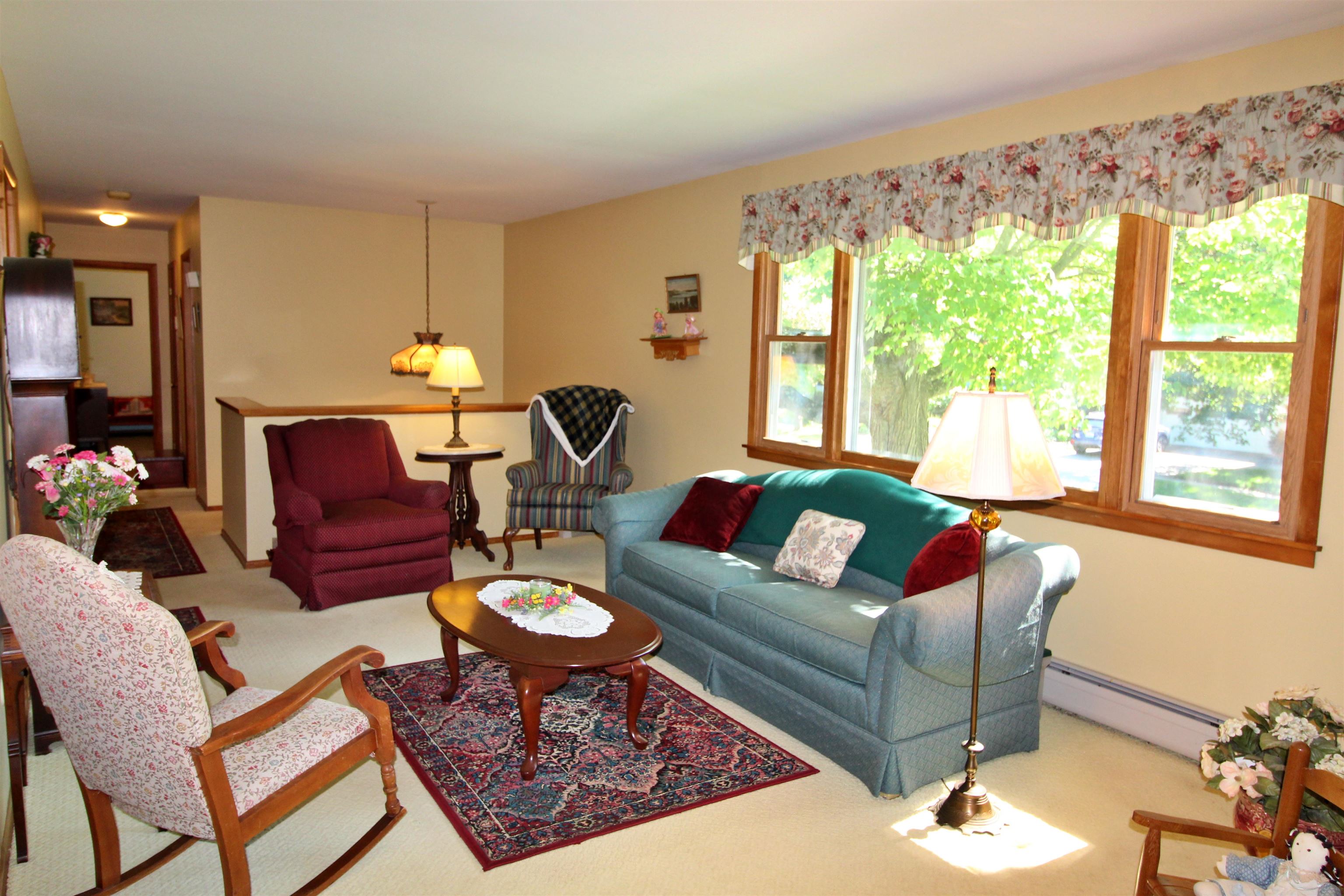 30 Roseade Parkway Property Photo 8