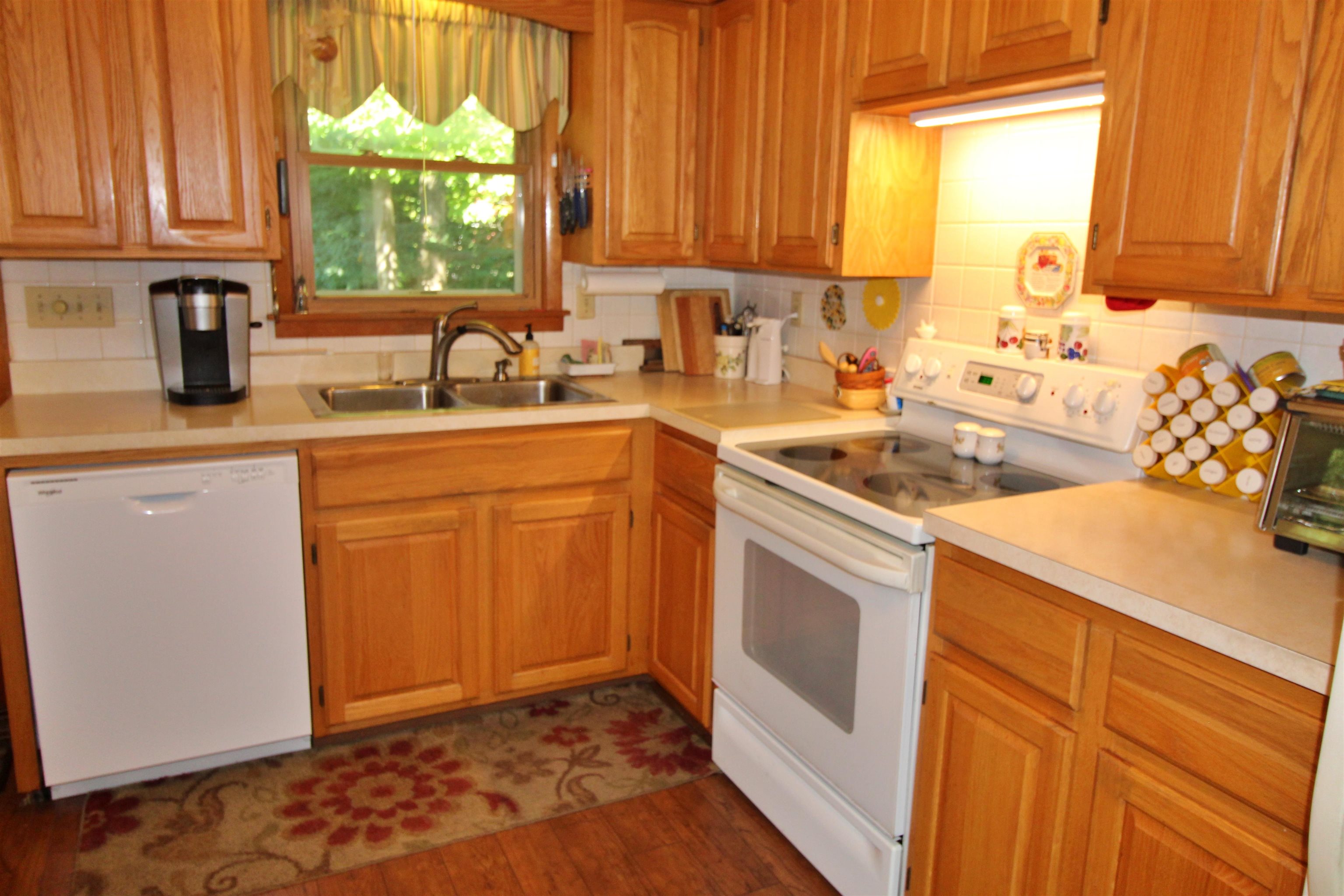 30 Roseade Parkway Property Photo 14
