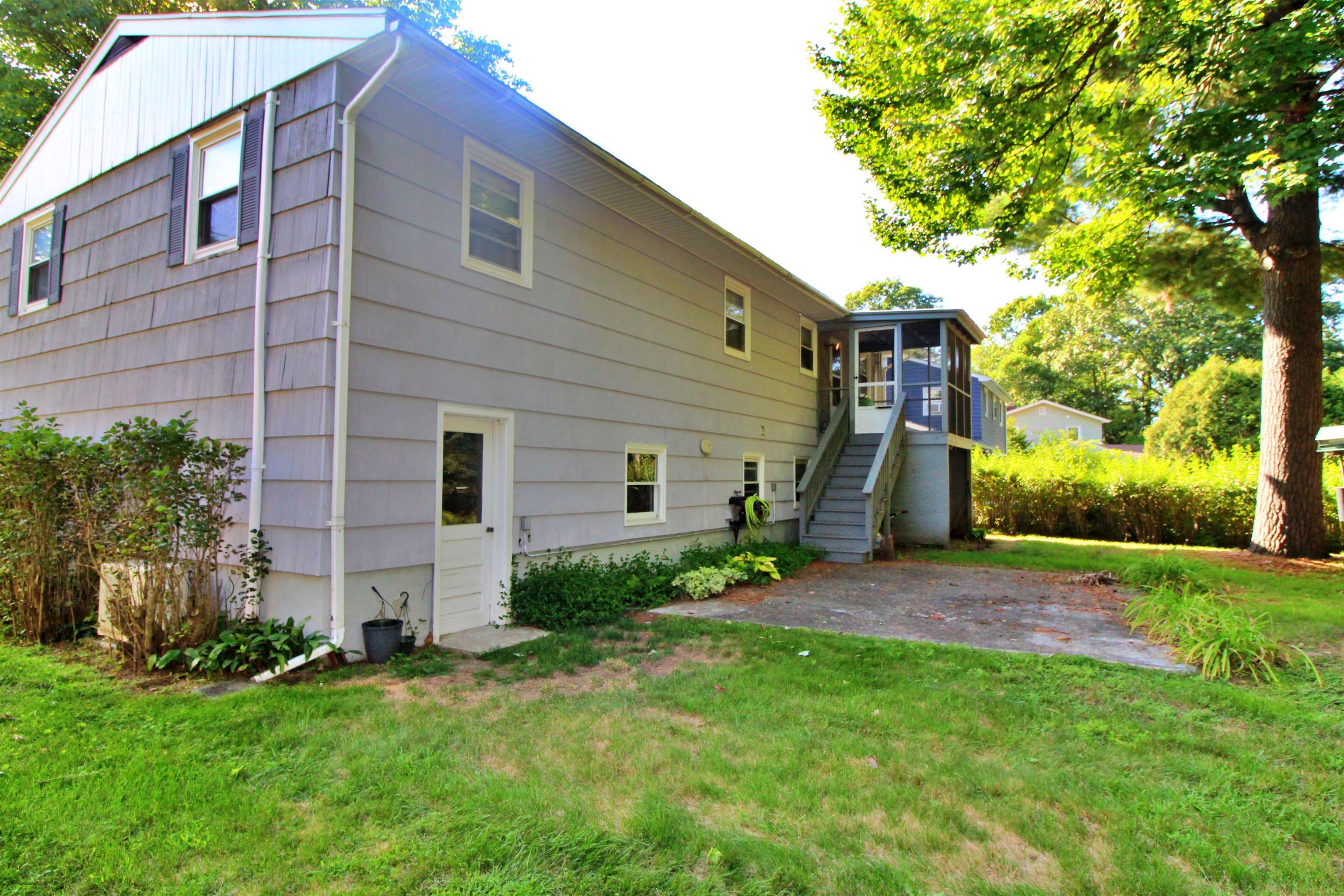 30 Roseade Parkway Property Photo 31