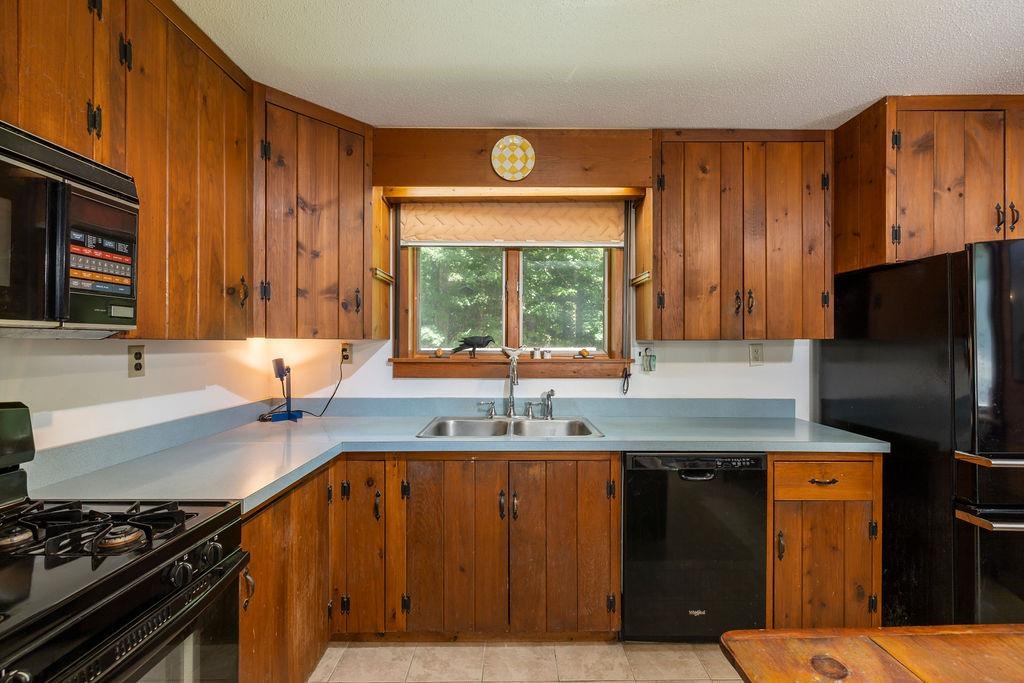 1221 Brook Road Property Photo 10
