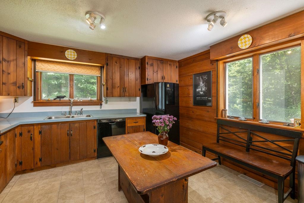 1221 Brook Road Property Photo 11